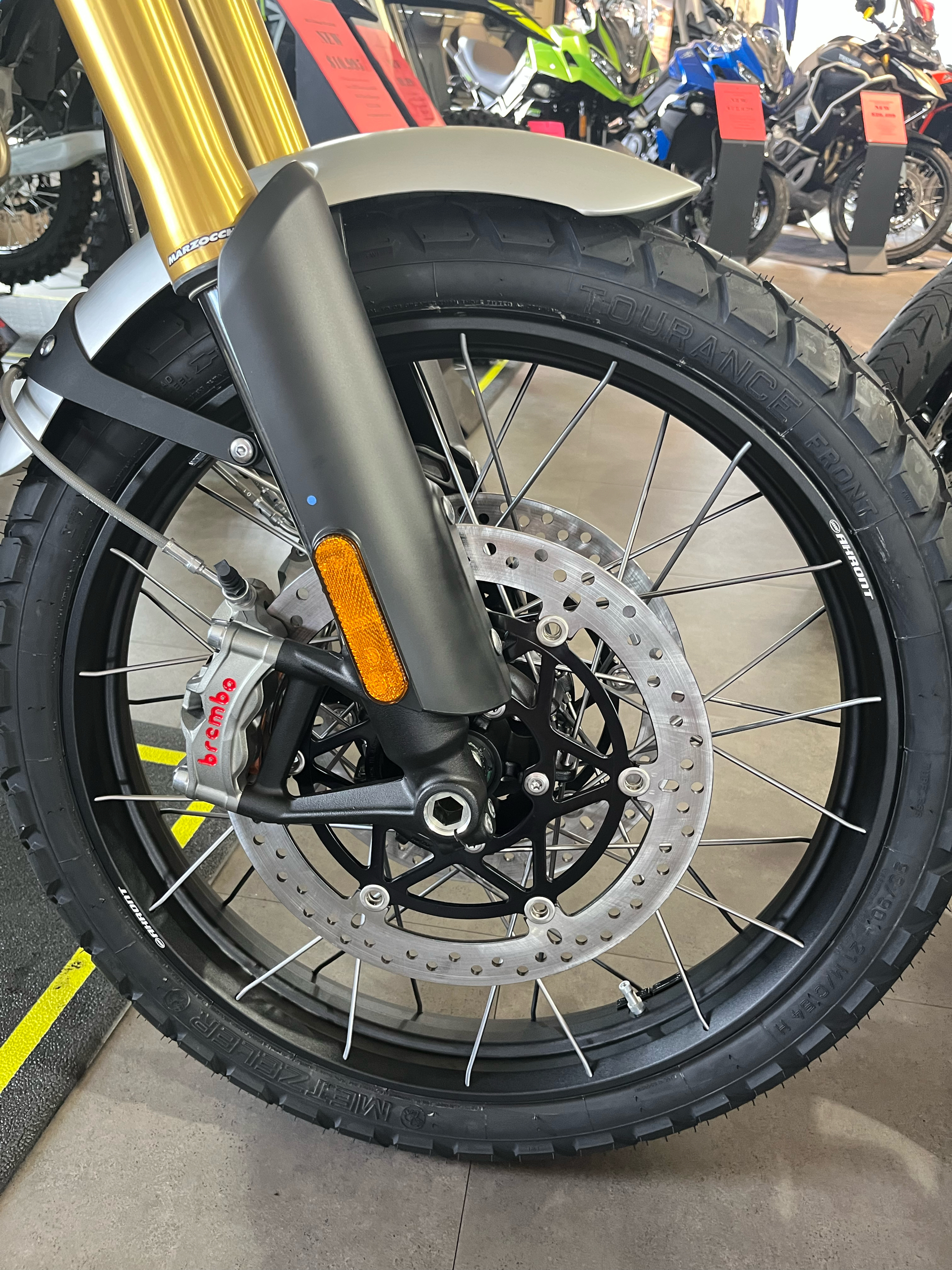 2025 Triumph Scrambler 1200 XE in Belle Plaine, Minnesota - Photo 6