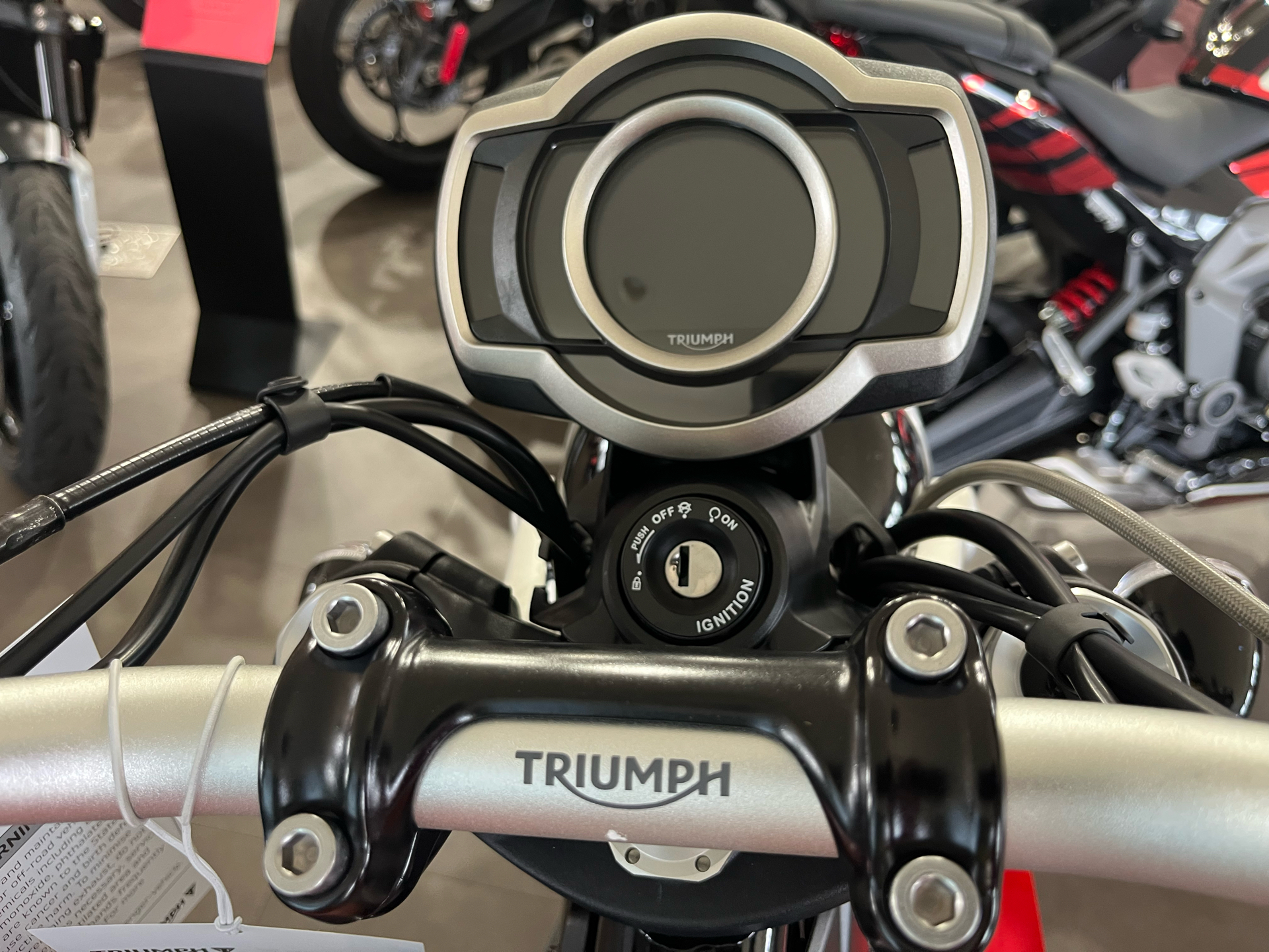 2025 Triumph Scrambler 1200 XE in Belle Plaine, Minnesota - Photo 7