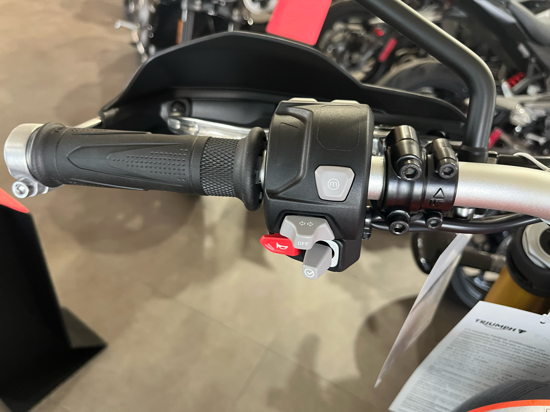 2025 Triumph Scrambler 1200 XE in Belle Plaine, Minnesota - Photo 8