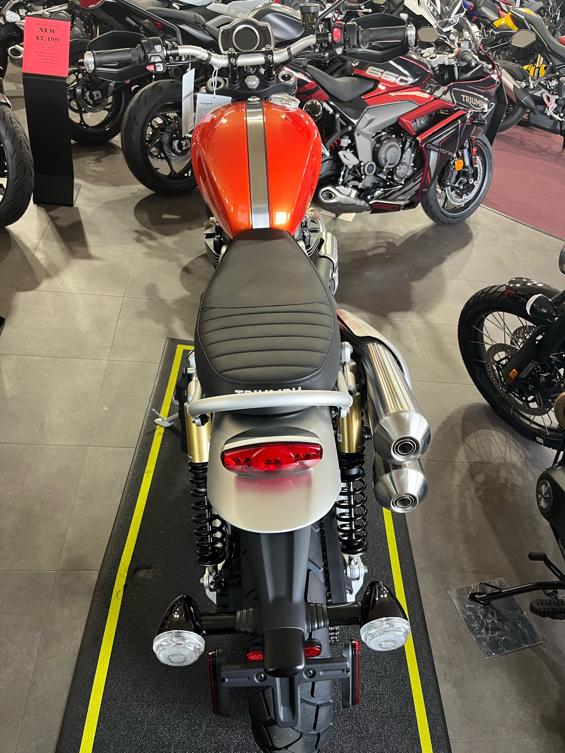2025 Triumph Scrambler 1200 XE in Belle Plaine, Minnesota - Photo 9
