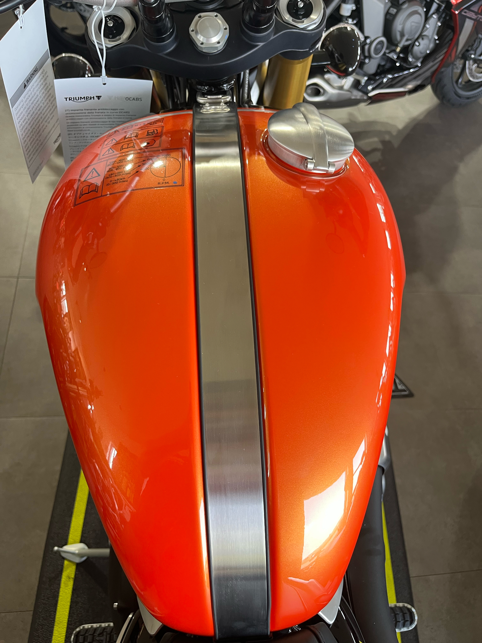 2025 Triumph Scrambler 1200 XE in Belle Plaine, Minnesota - Photo 10