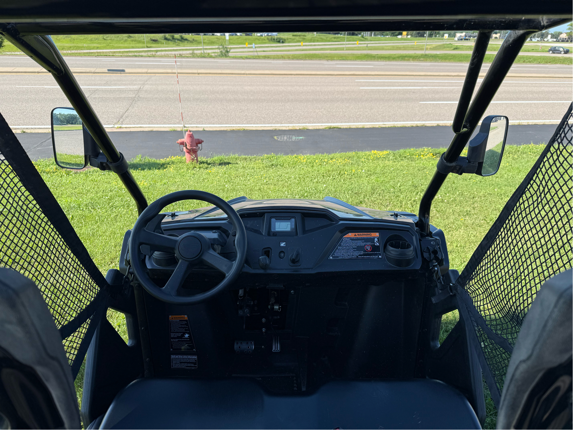 2022 Honda Pioneer 520 in Belle Plaine, Minnesota - Photo 5