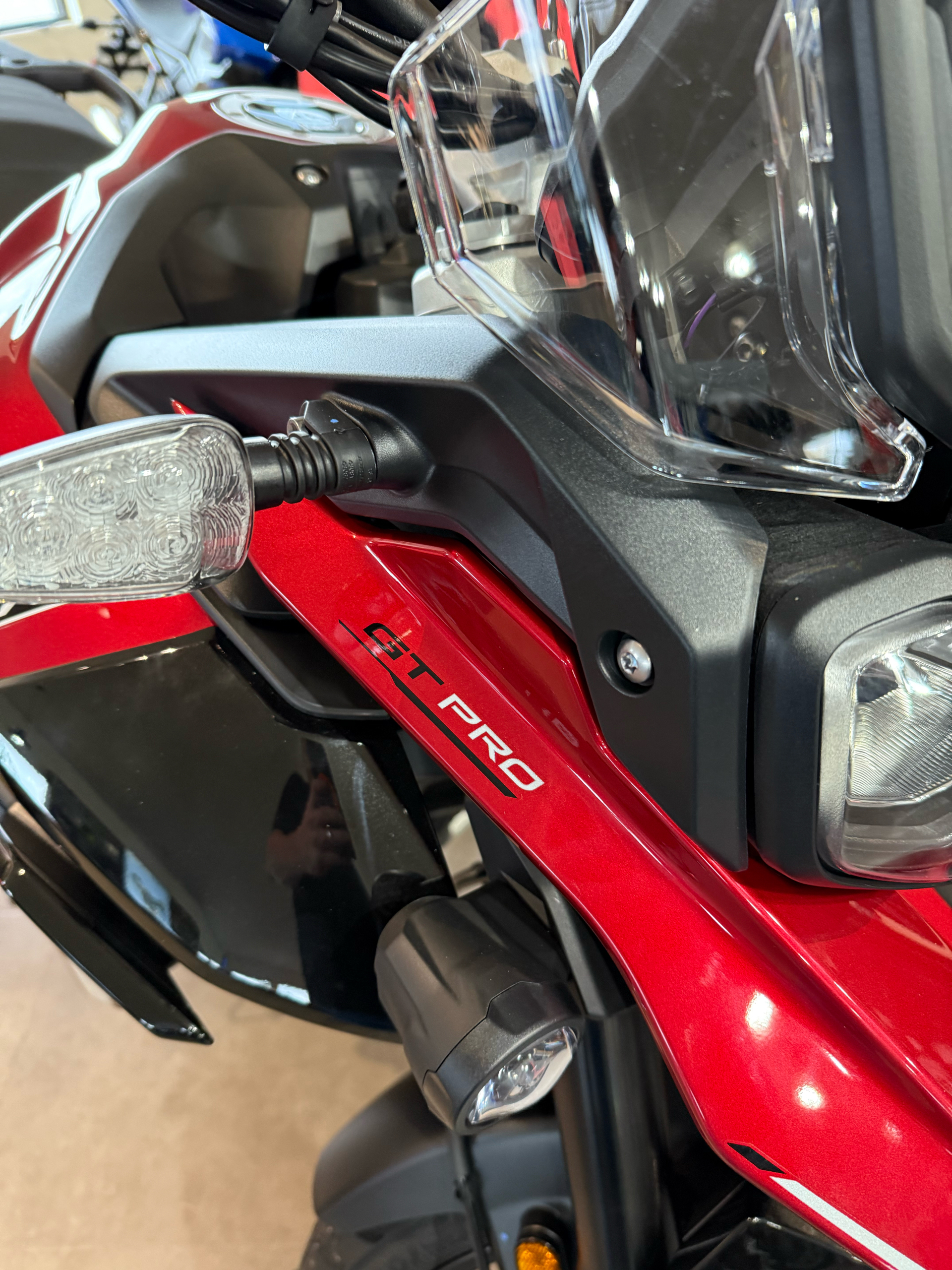 2025 Triumph Tiger 900 GT Pro in Belle Plaine, Minnesota - Photo 2