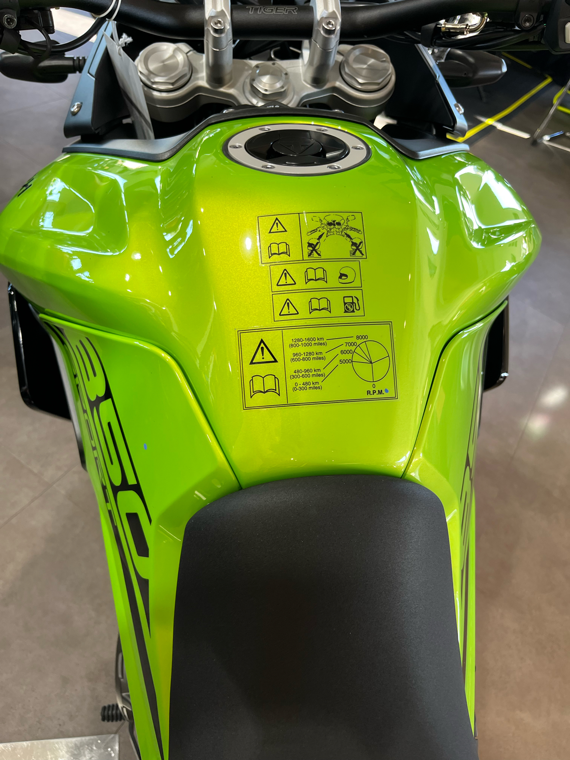 2025 Triumph Tiger 850 Sport in Belle Plaine, Minnesota - Photo 5