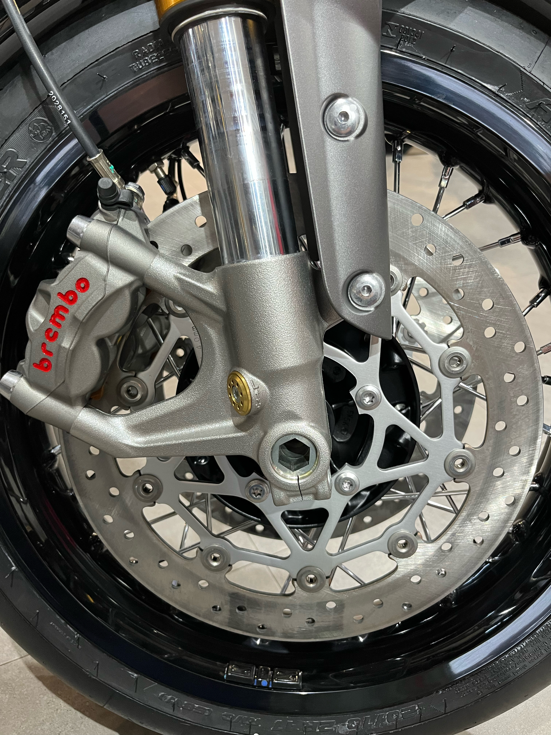 2024 Triumph Thruxton RS in Belle Plaine, Minnesota - Photo 10