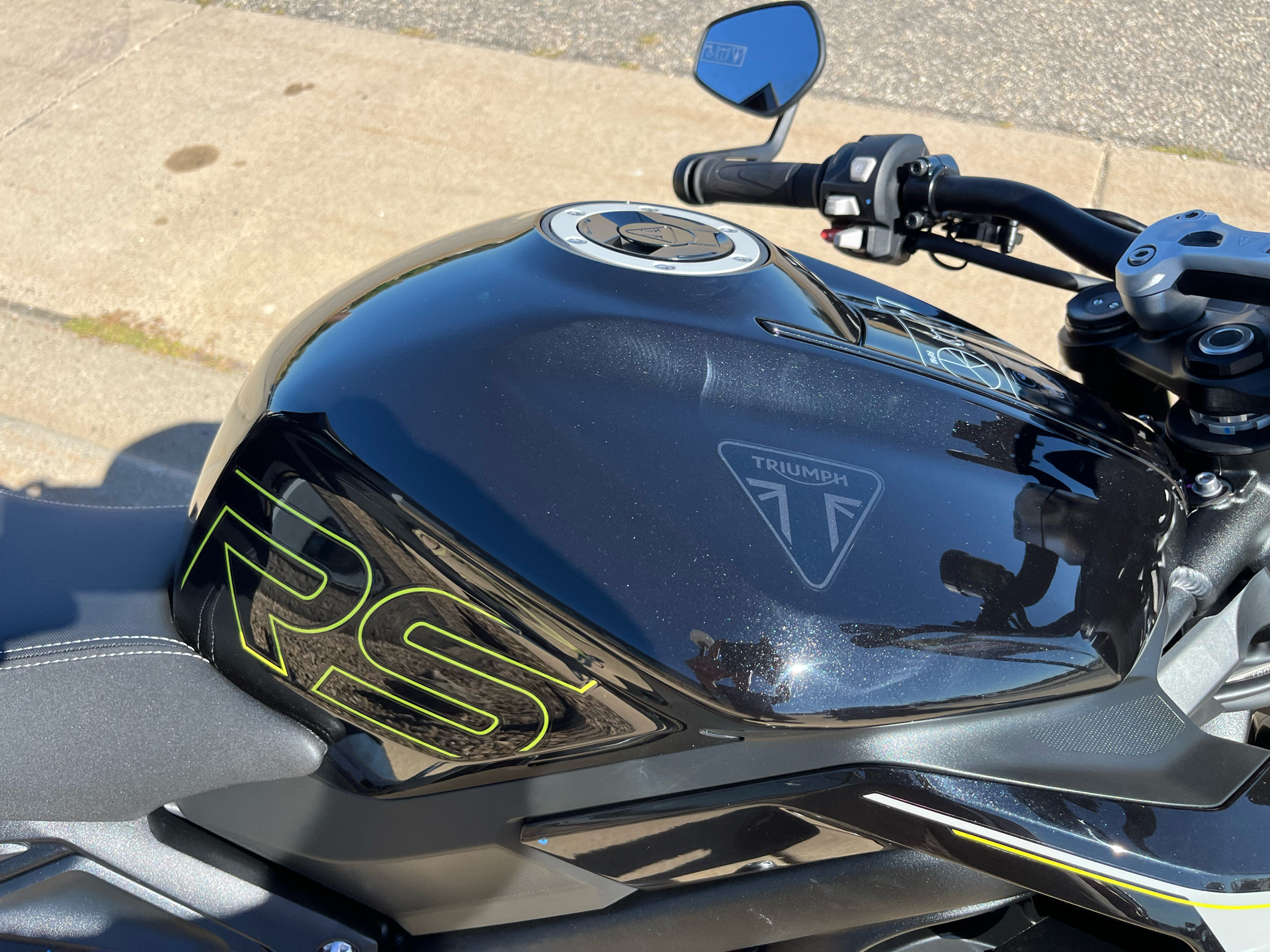 2025 Triumph Street Triple 765 RS in Belle Plaine, Minnesota - Photo 2