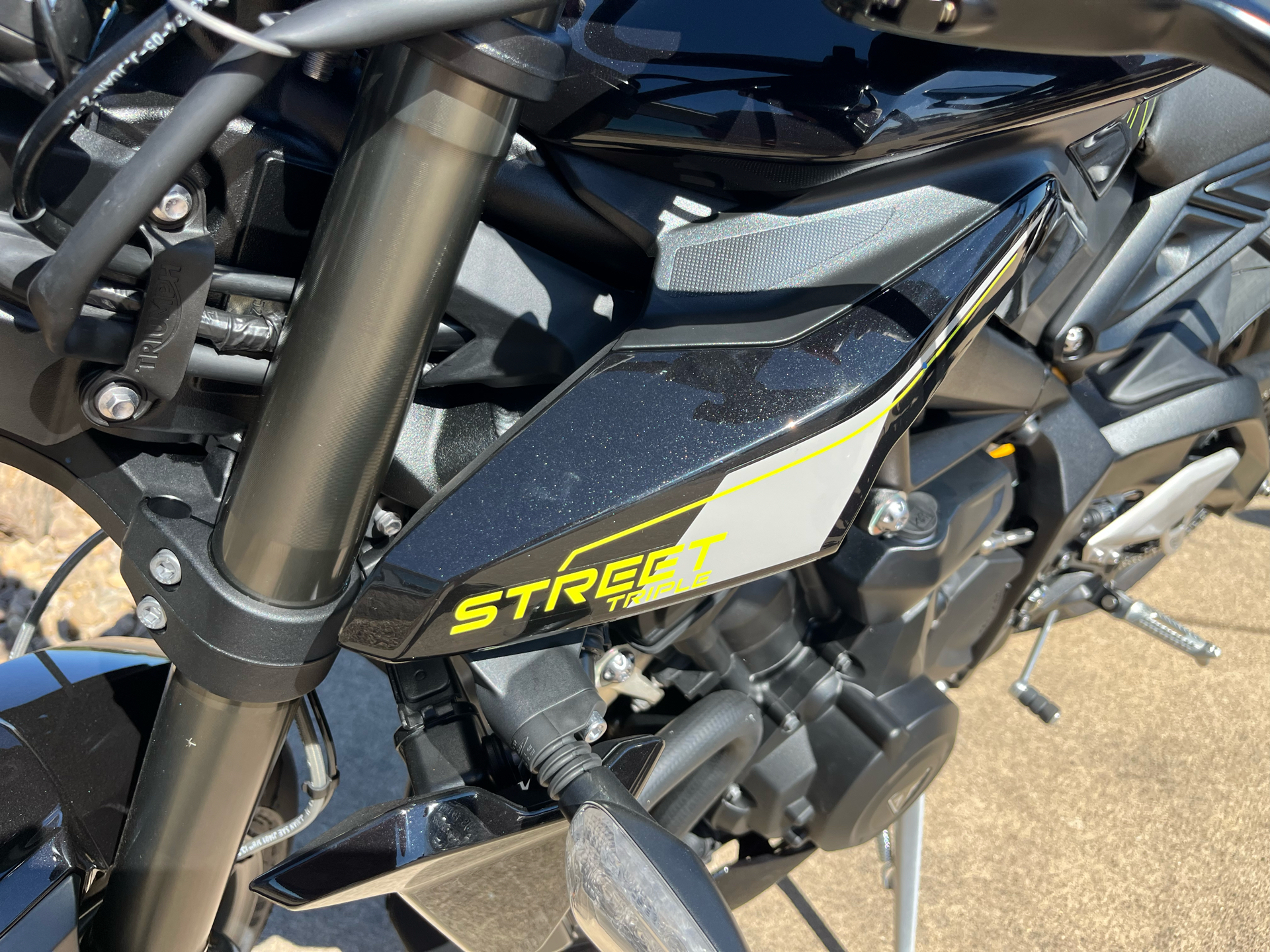 2025 Triumph Street Triple 765 RS in Belle Plaine, Minnesota - Photo 6