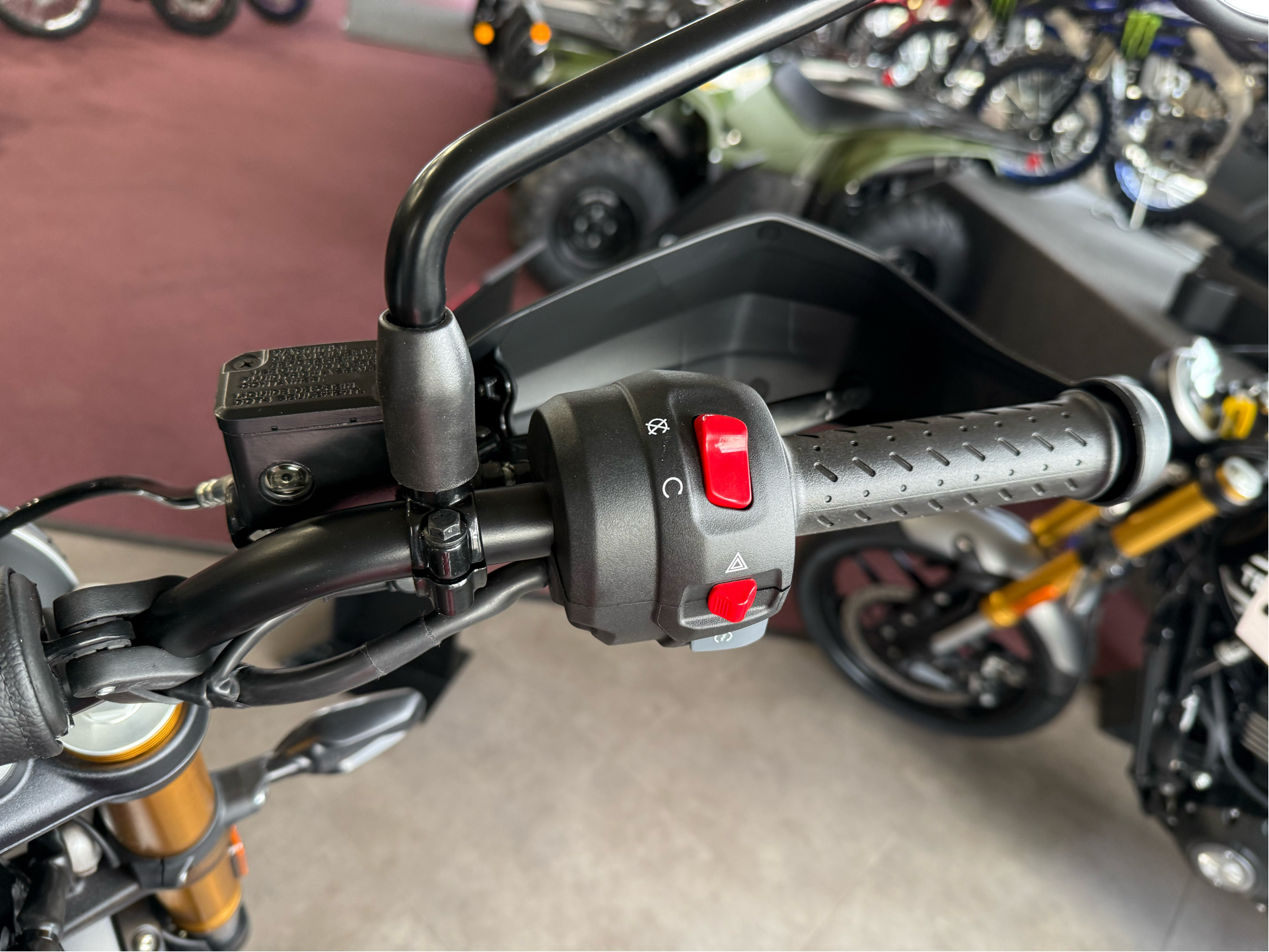 2025 Triumph Scrambler 400 X in Belle Plaine, Minnesota - Photo 3