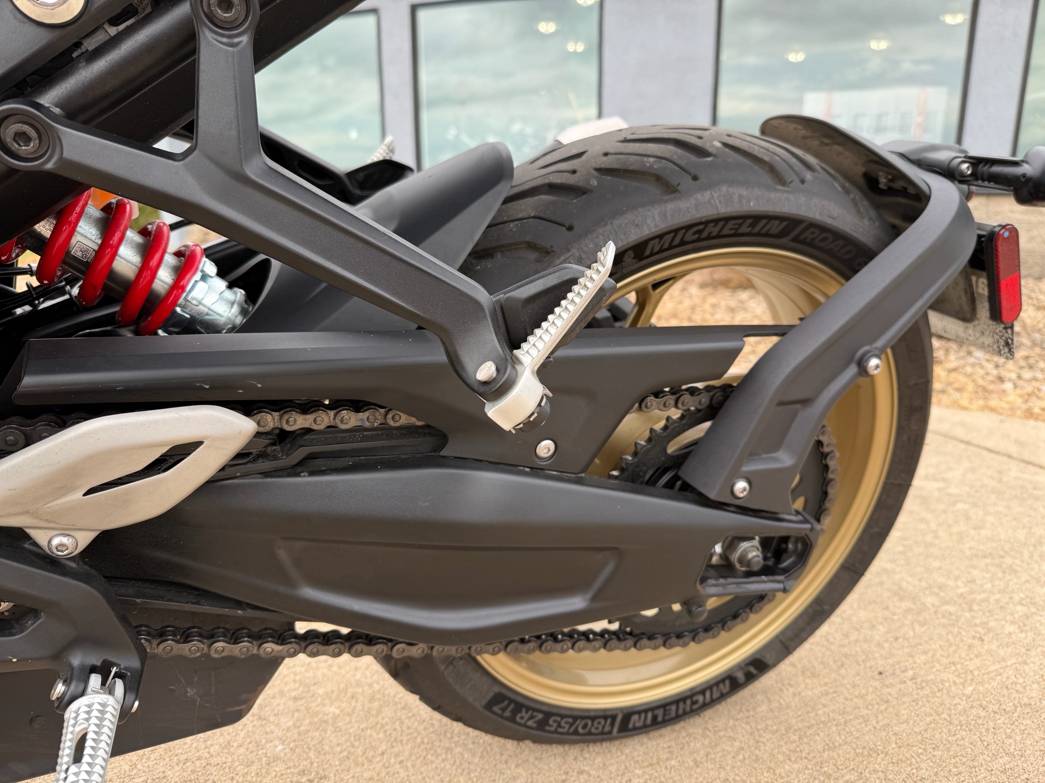 2026 Triumph Trident 800 11