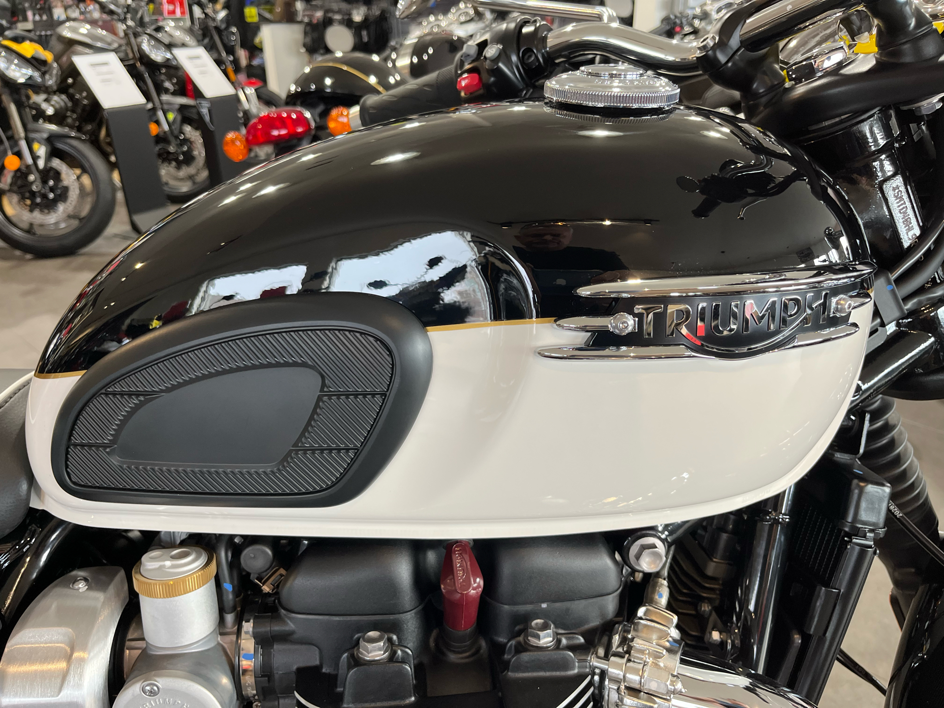 2024 Triumph Bonneville T120 in Belle Plaine, Minnesota - Photo 3