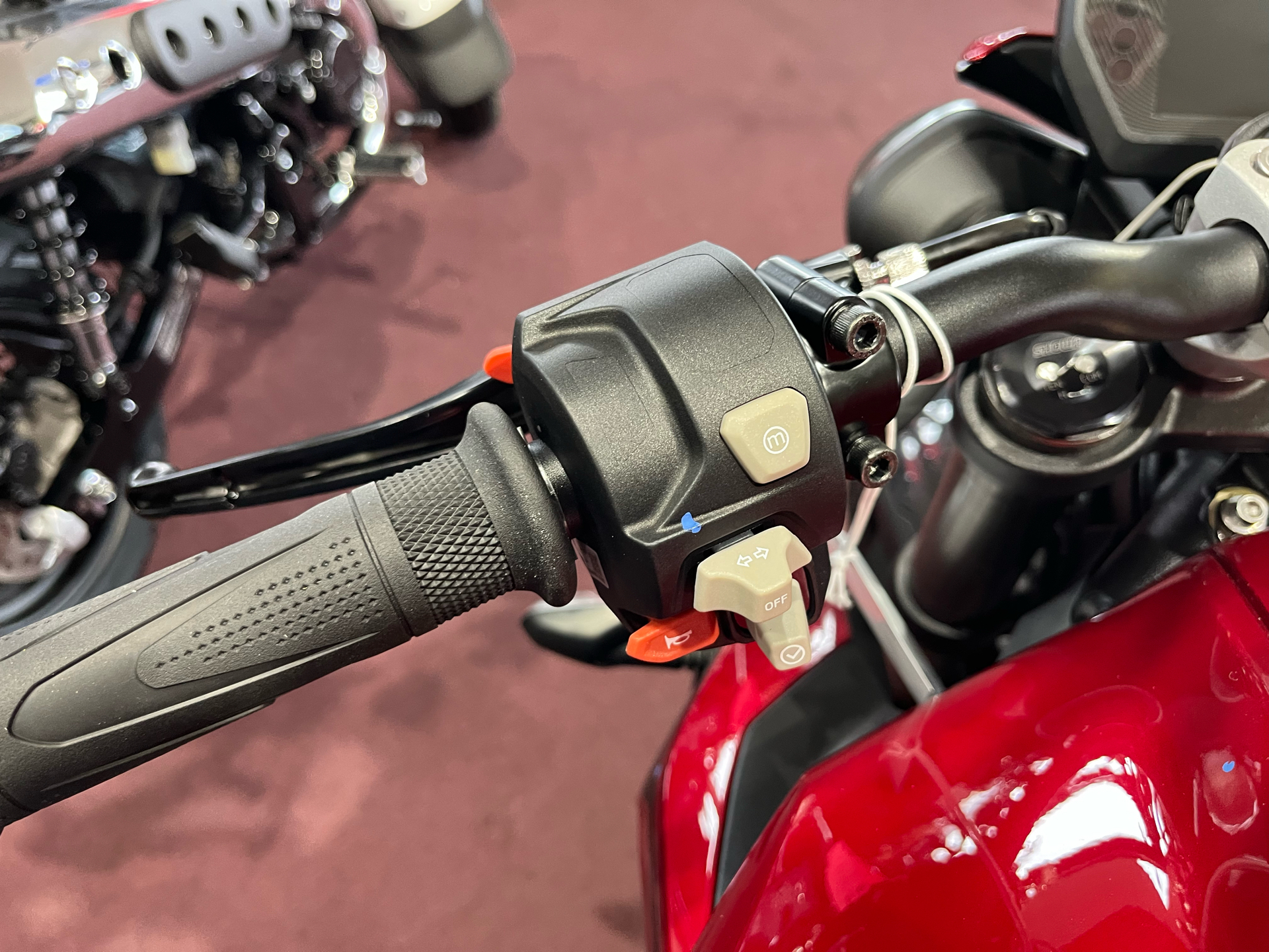 2025 Triumph Street Triple 765 RS in Belle Plaine, Minnesota - Photo 10