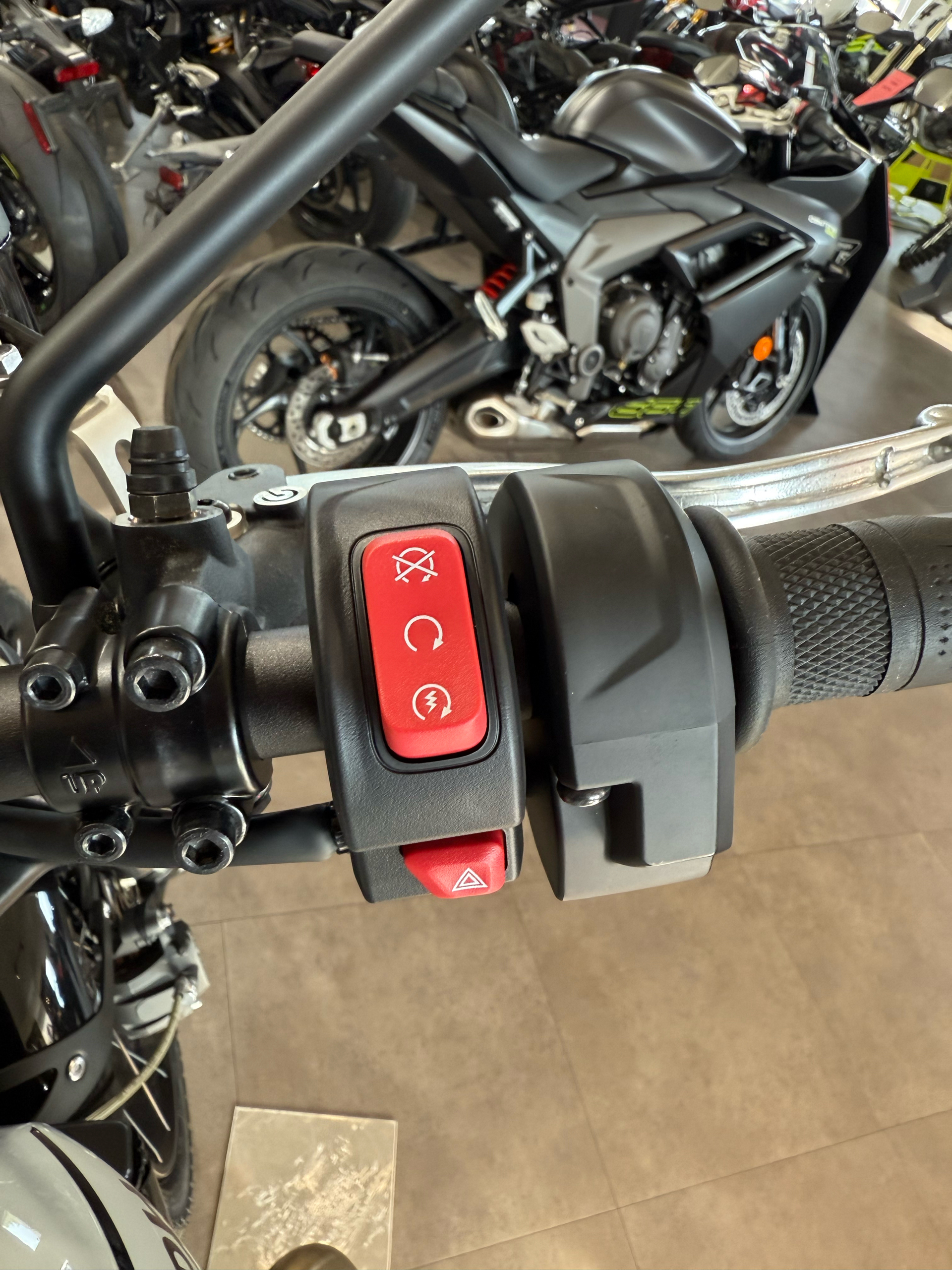 2025 Triumph Scrambler 1200 X in Belle Plaine, Minnesota - Photo 4