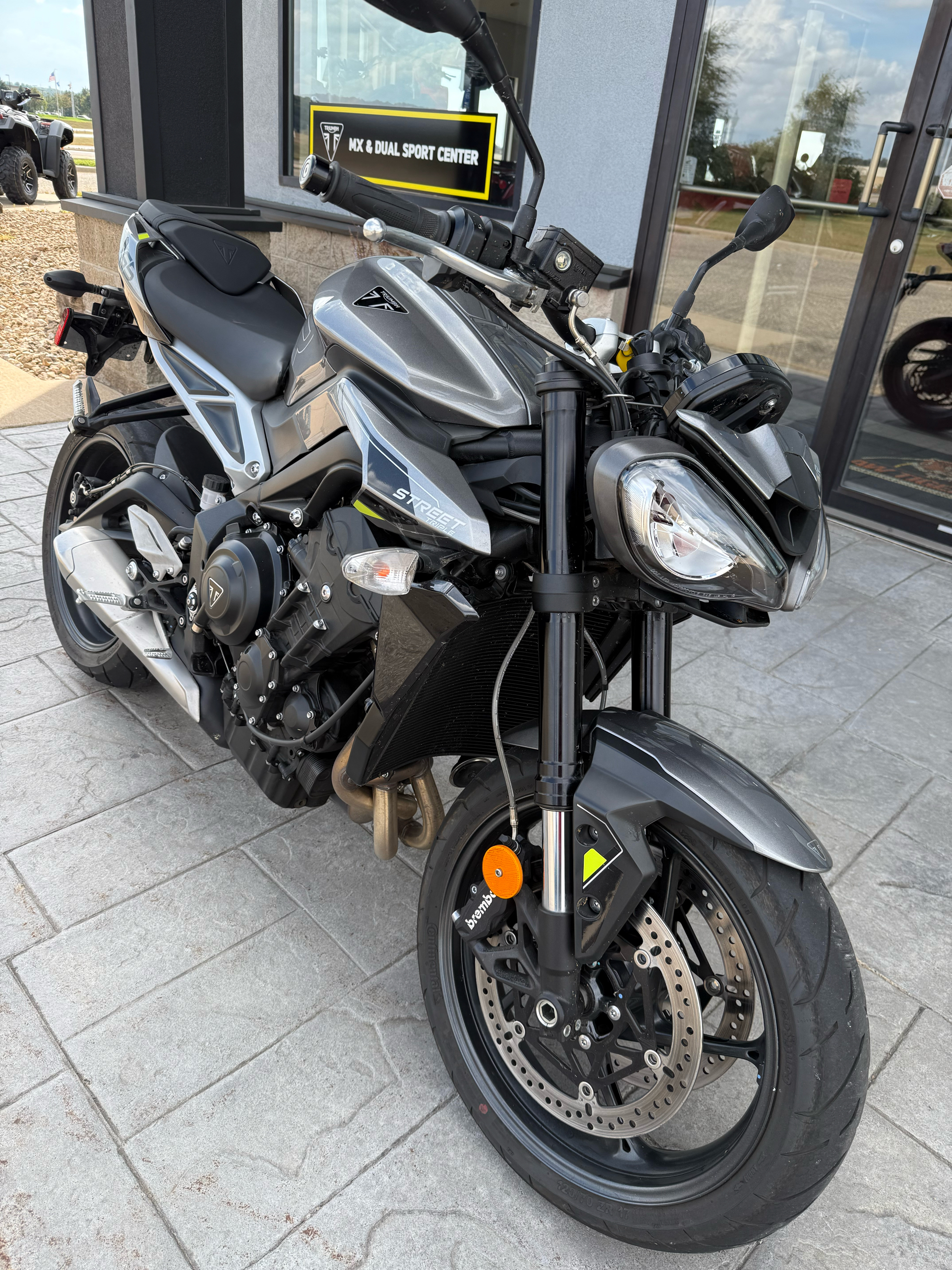 2024 Triumph Street Triple 765 R in Belle Plaine, Minnesota - Photo 9