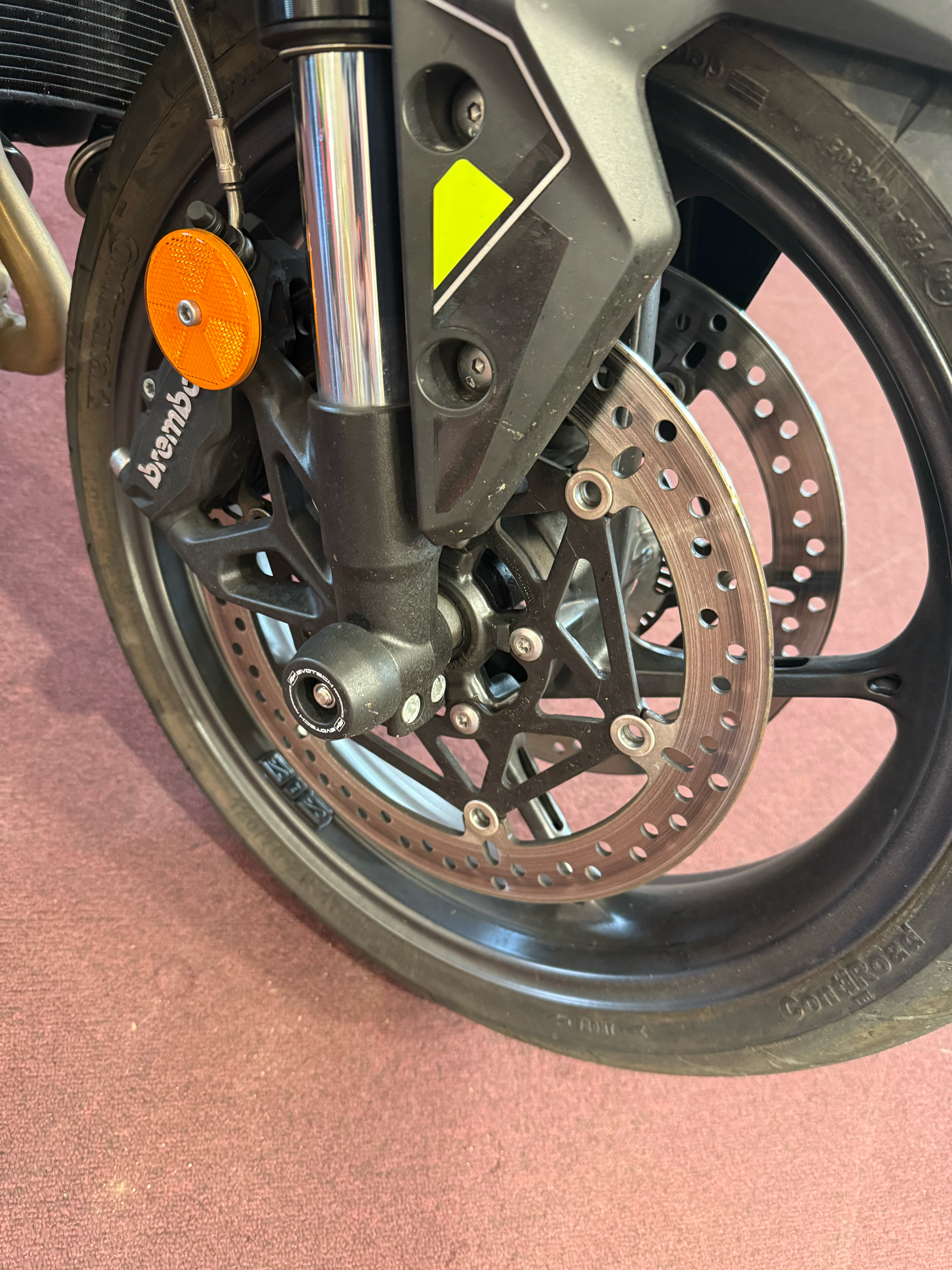 2024 Triumph Street Triple 765 R in Belle Plaine, Minnesota - Photo 5