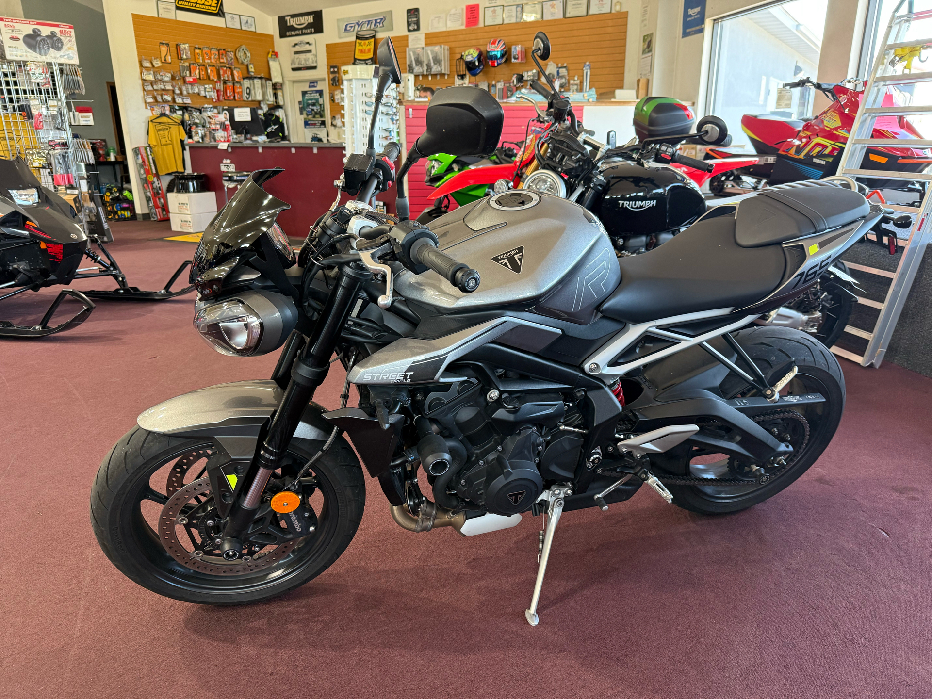 2024 Triumph Street Triple 765 R in Belle Plaine, Minnesota - Photo 8