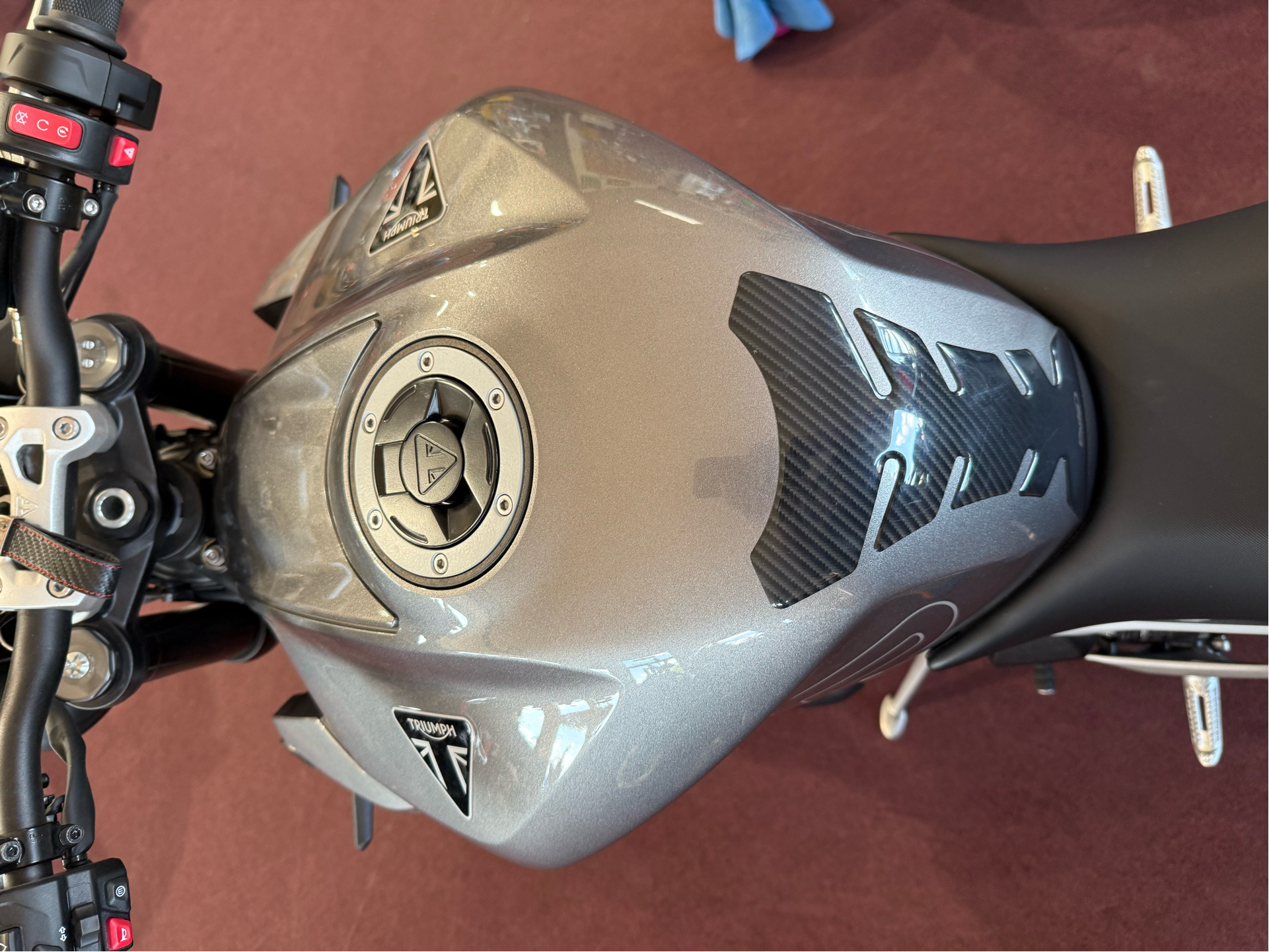 2024 Triumph Street Triple 765 R in Belle Plaine, Minnesota - Photo 9