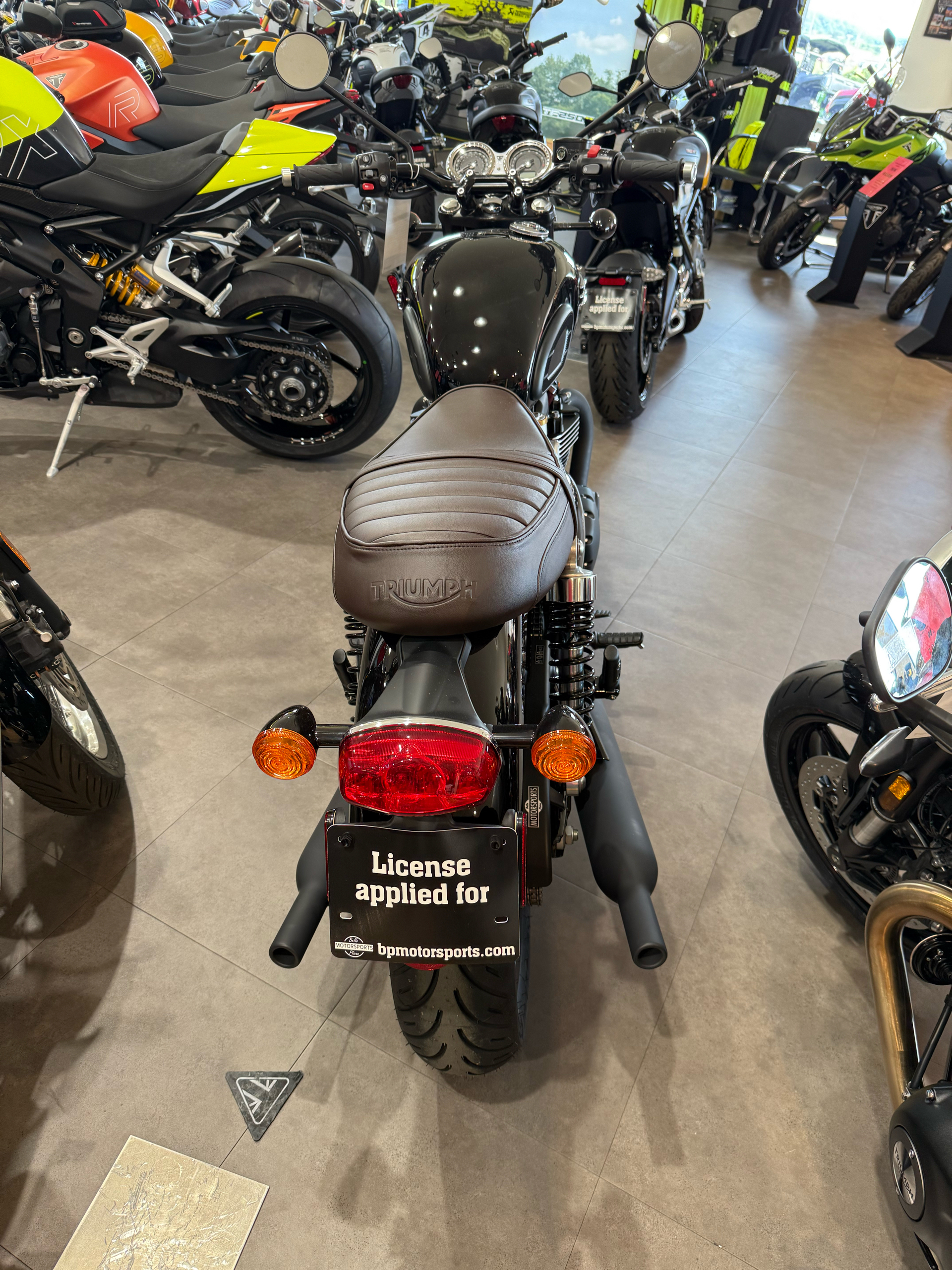 2025 Triumph Bonneville T120 Black in Belle Plaine, Minnesota - Photo 2