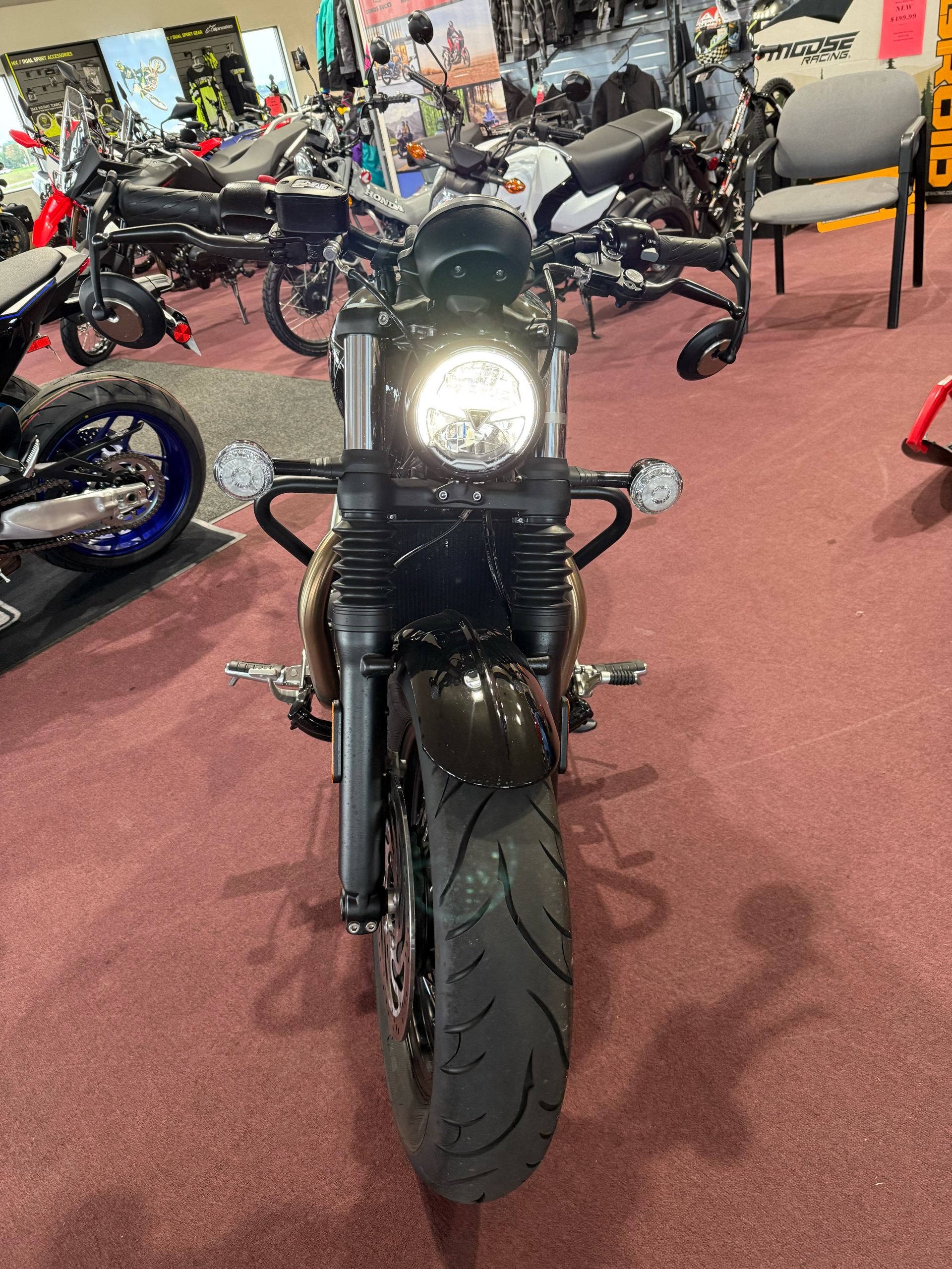 2023 Triumph Bonneville Bobber Chrome Edition in Belle Plaine, Minnesota - Photo 5