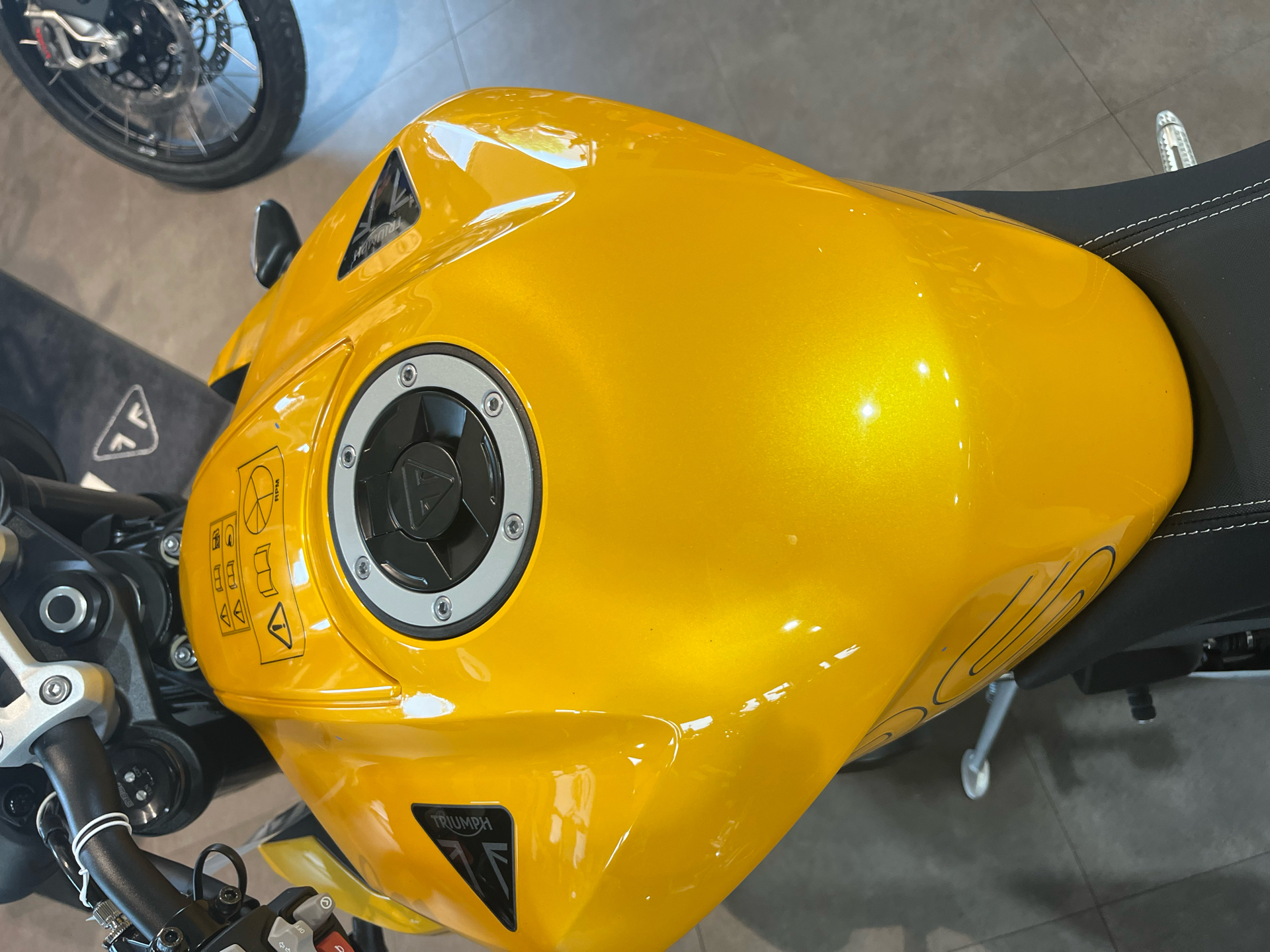 2025 Triumph Street Triple 765 RS in Belle Plaine, Minnesota - Photo 6