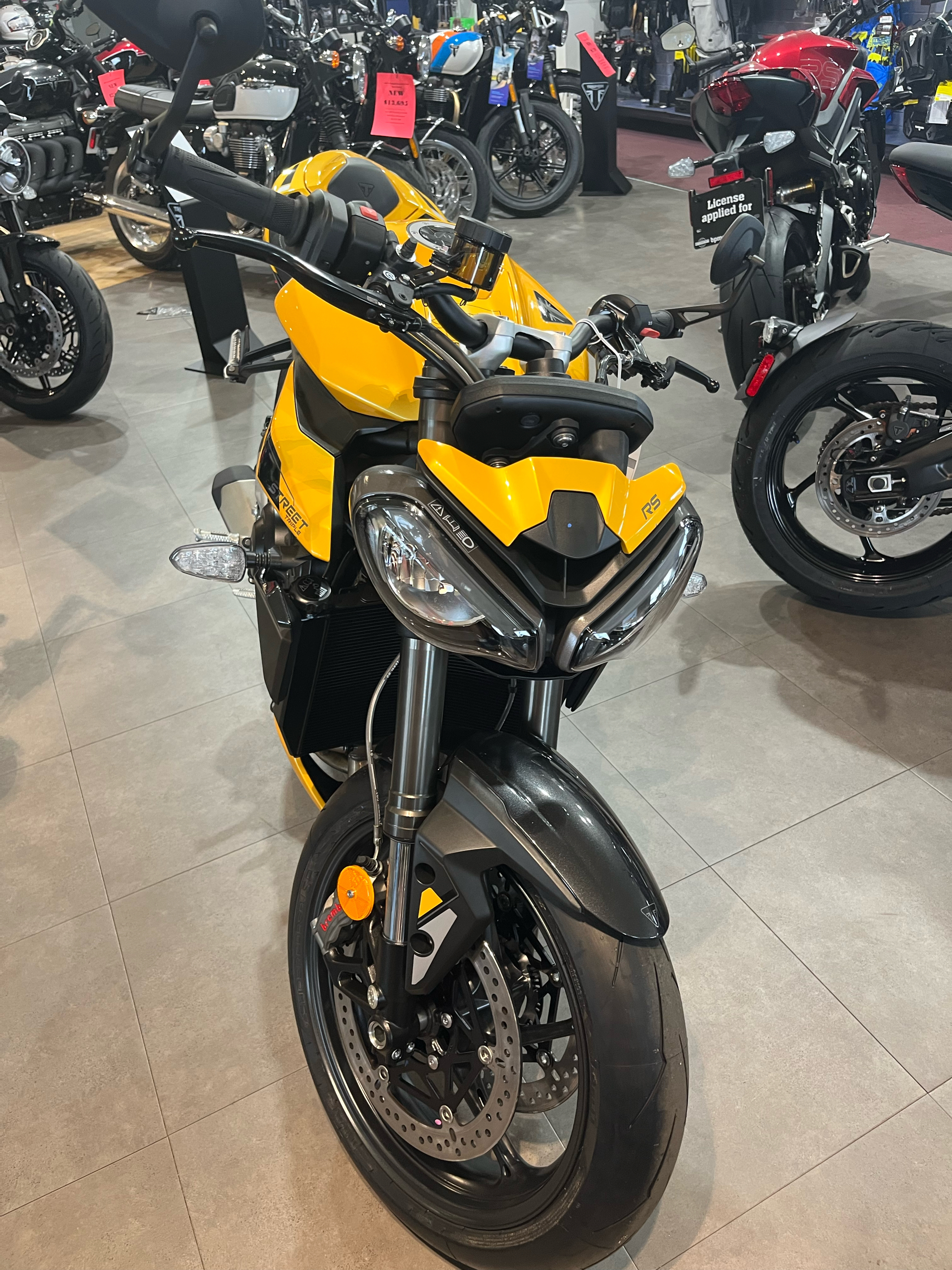 2025 Triumph Street Triple 765 RS in Belle Plaine, Minnesota - Photo 8