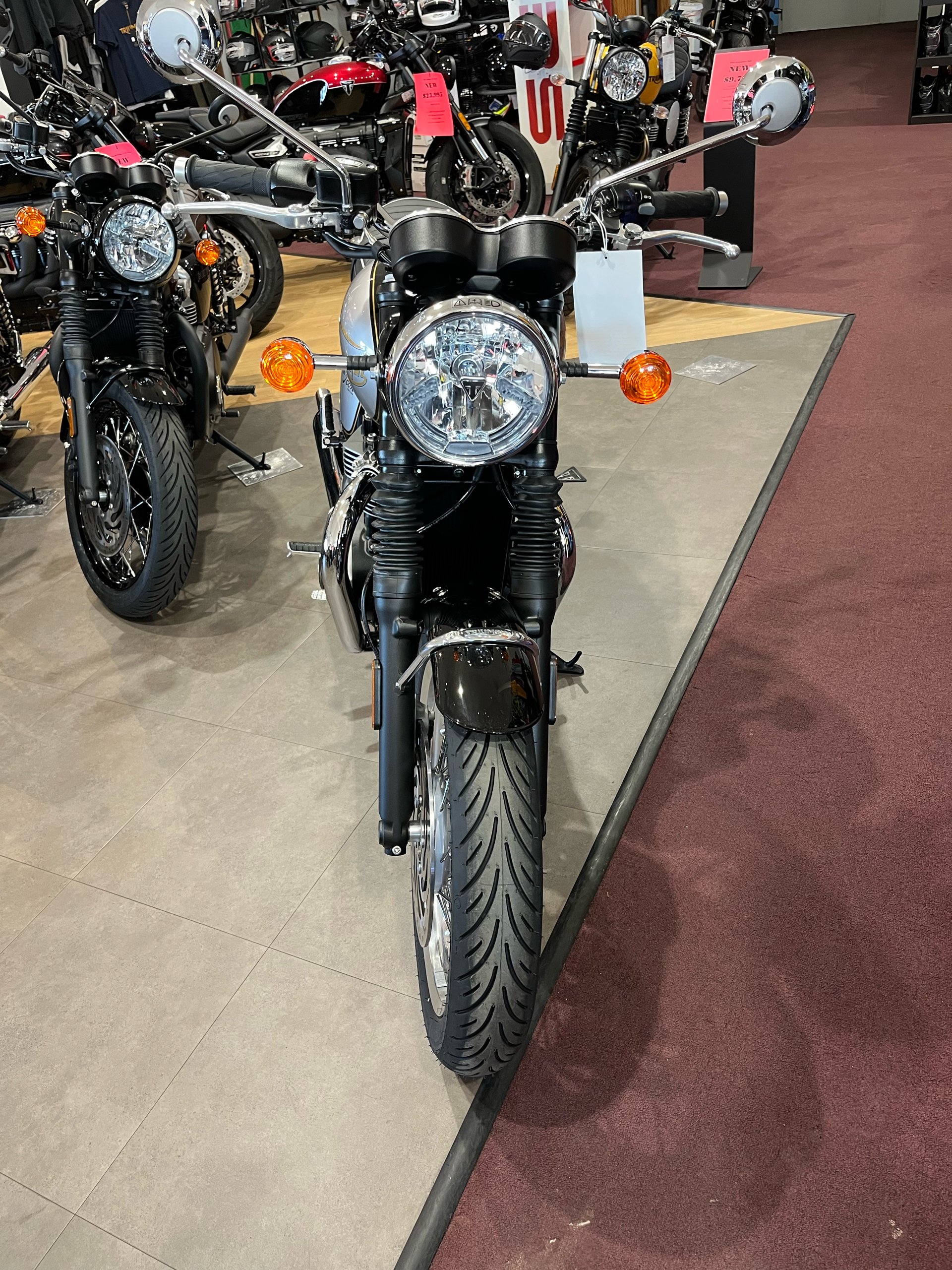 2025 Triumph Bonneville T120 in Belle Plaine, Minnesota - Photo 5