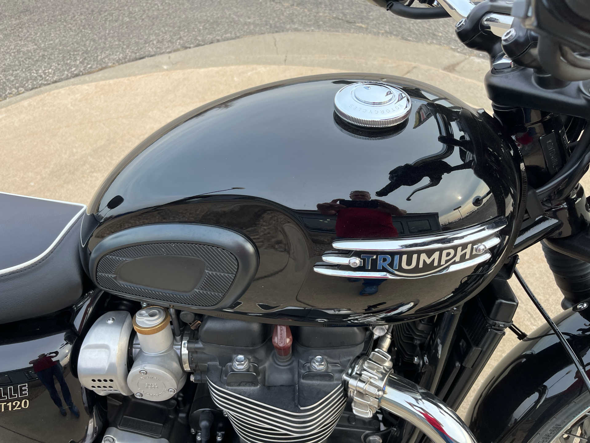2023 Triumph Bonneville T120 in Belle Plaine, Minnesota - Photo 6