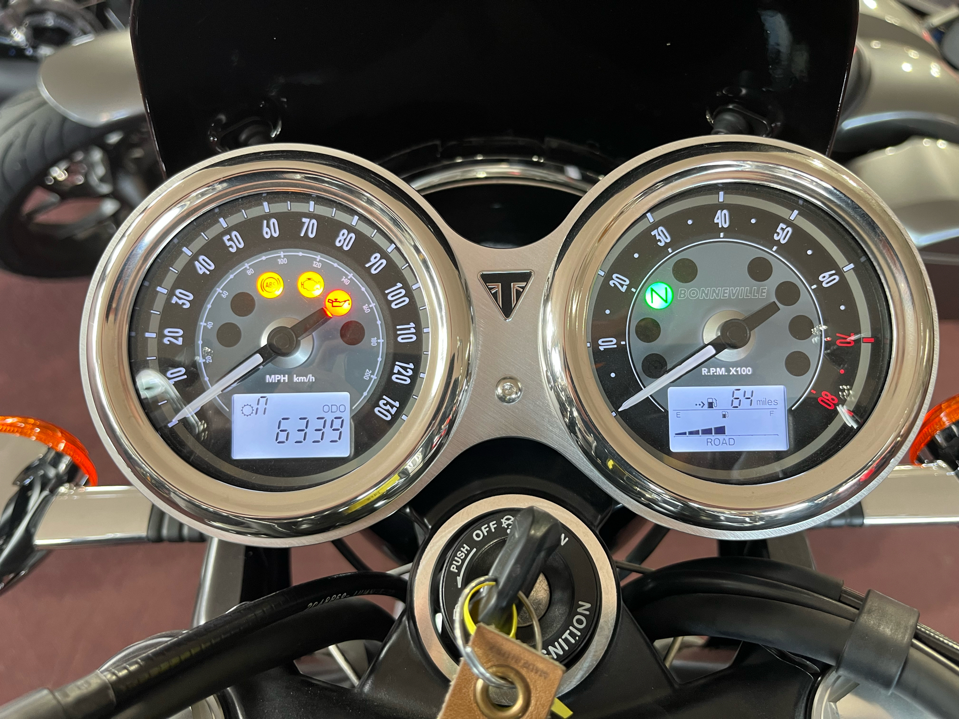 2023 Triumph Bonneville T120 in Belle Plaine, Minnesota - Photo 12