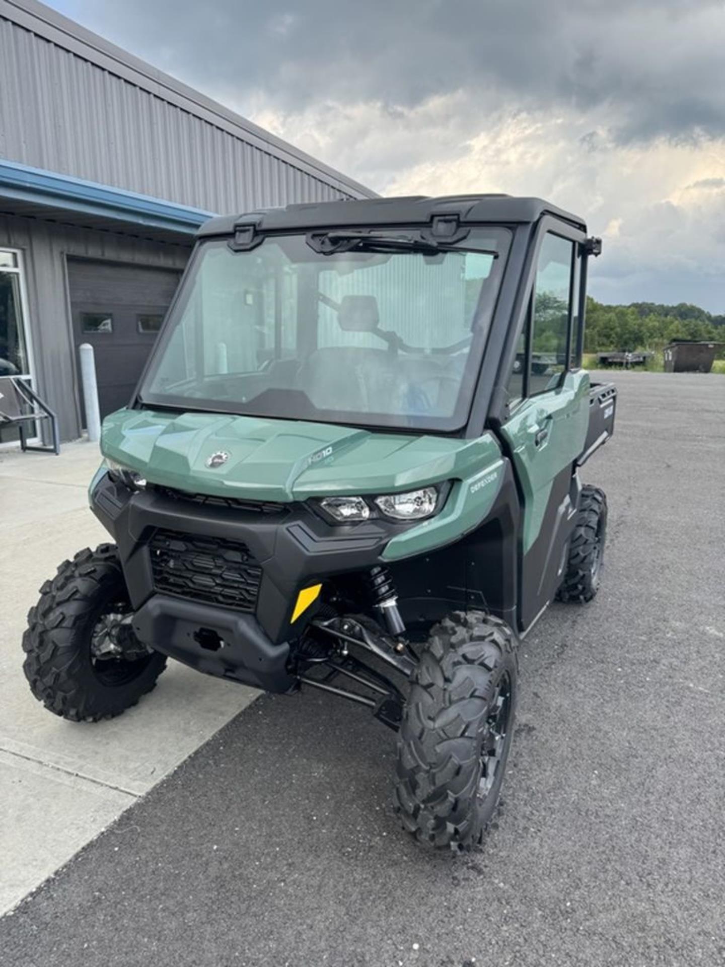 2026 Can-Am Defender DPS CAB HD10 in Sunman, Indiana - Photo 2