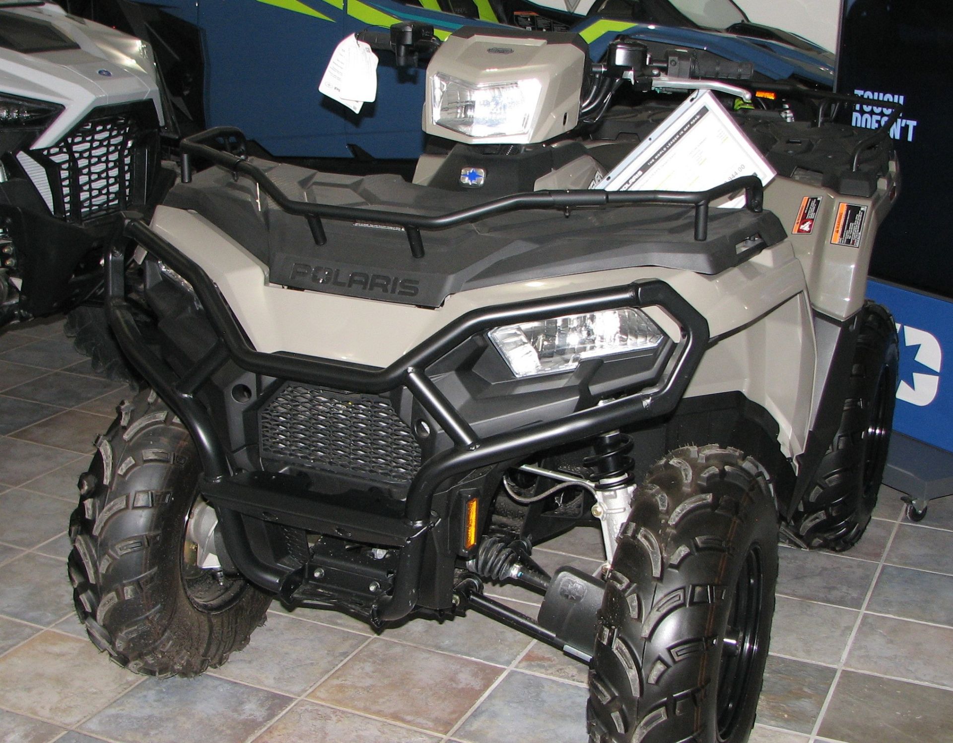 2025 Sportsman 570 EPS