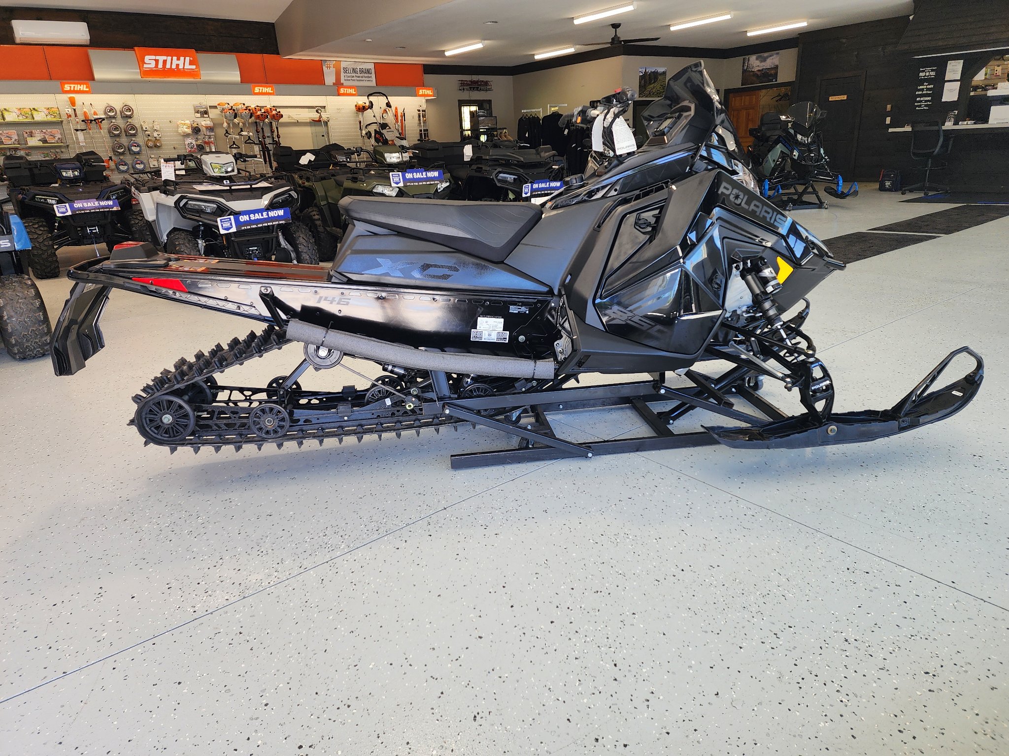 2027 Polaris 850 Switchback XC 146 Gloss Black 1.6 ES 5
