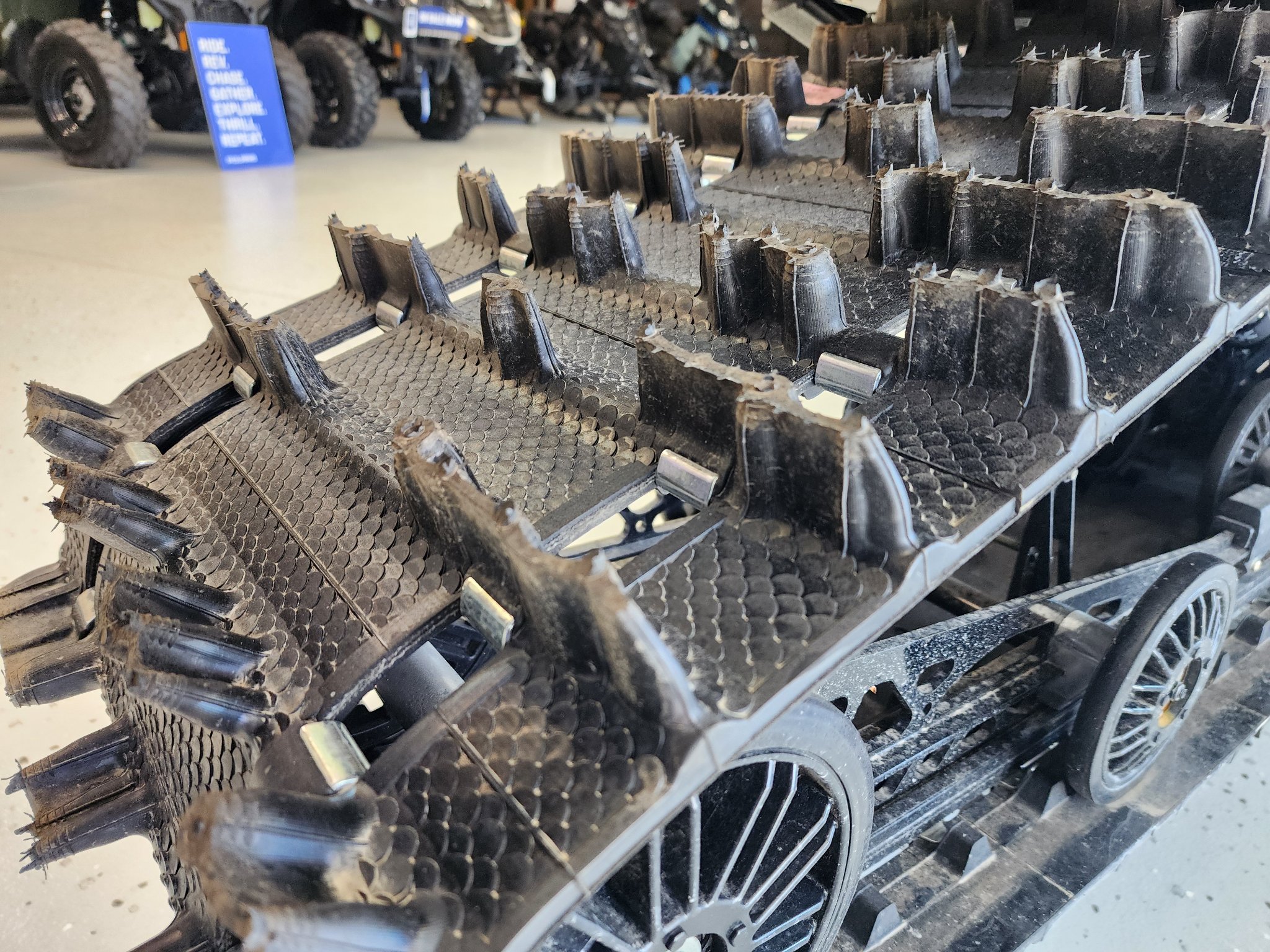 2027 Polaris 850 Switchback XC 146 Gloss Black 1.6 ES 9