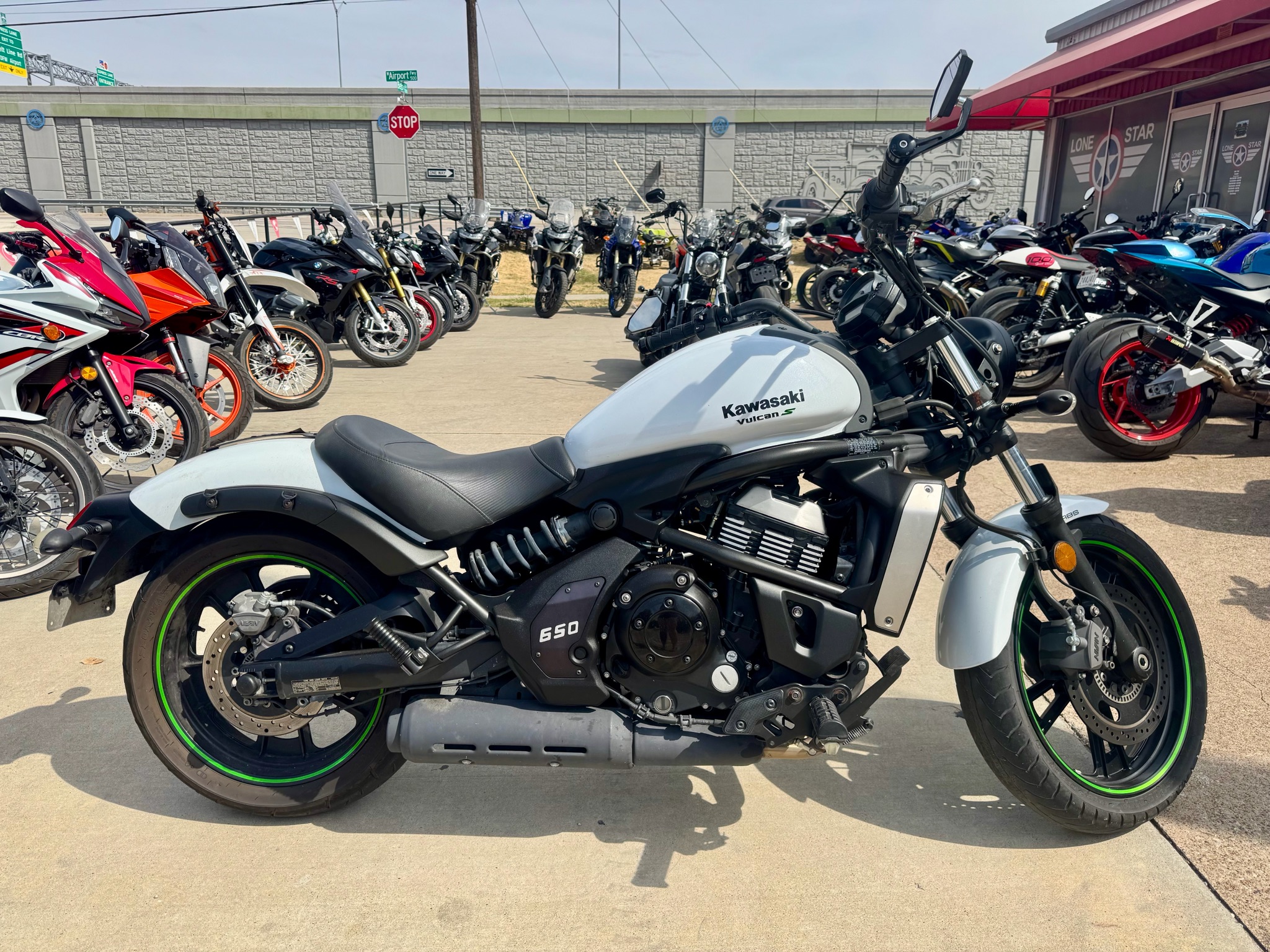 2015 Kawasaki Vulcan® S ABS 1