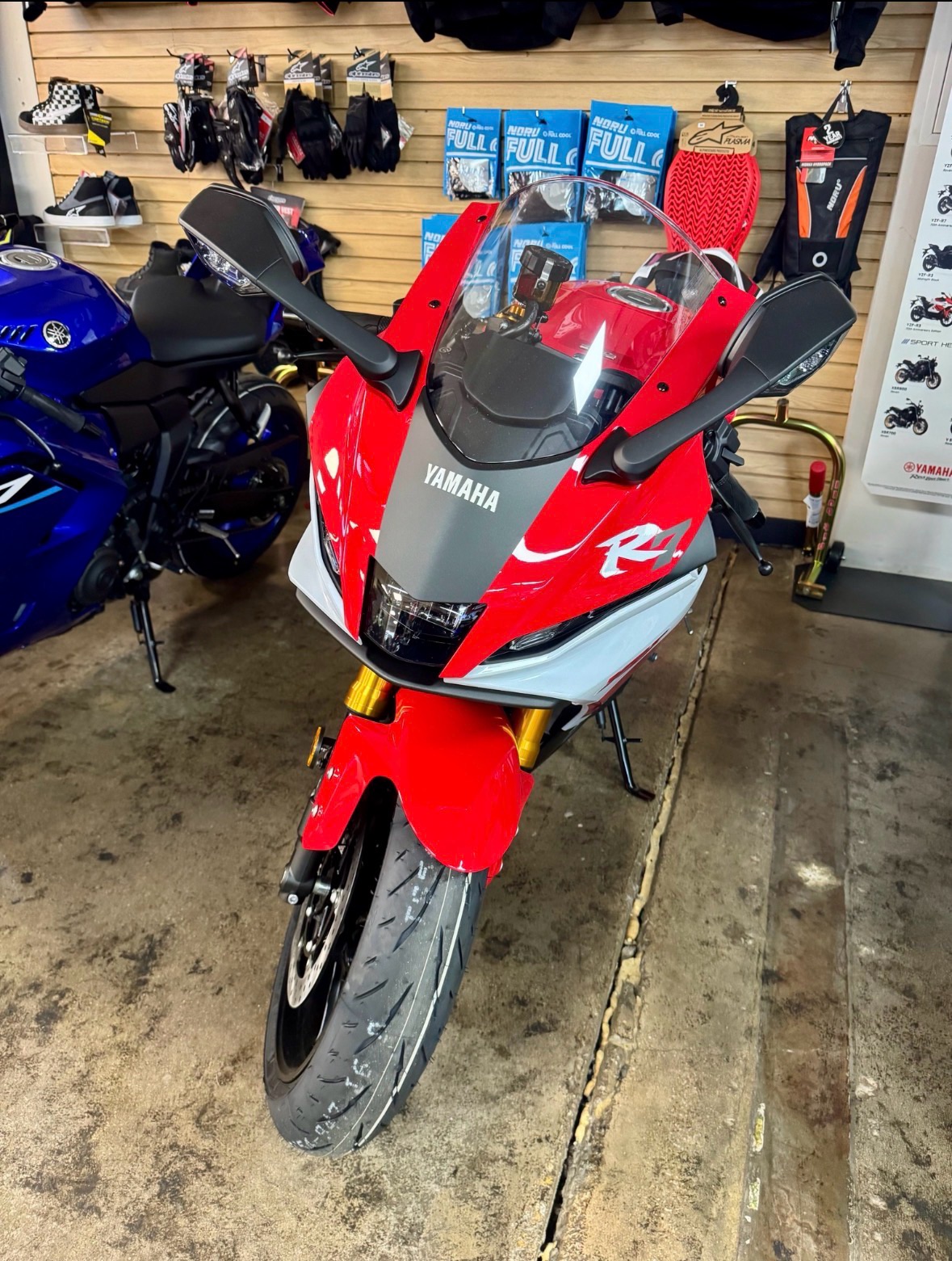 2026 Yamaha YZF-R7 4
