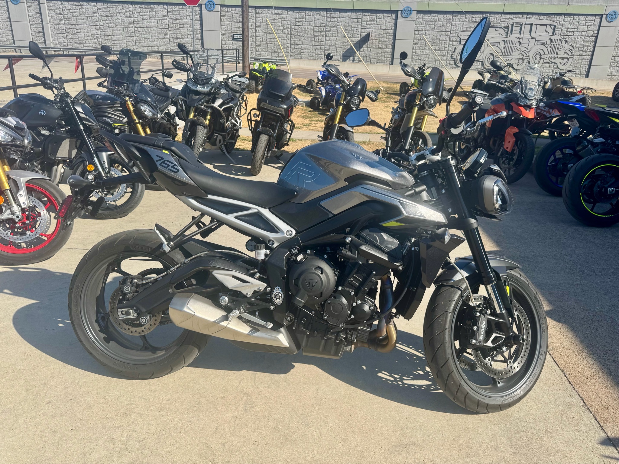 2024 Street Triple 765 R