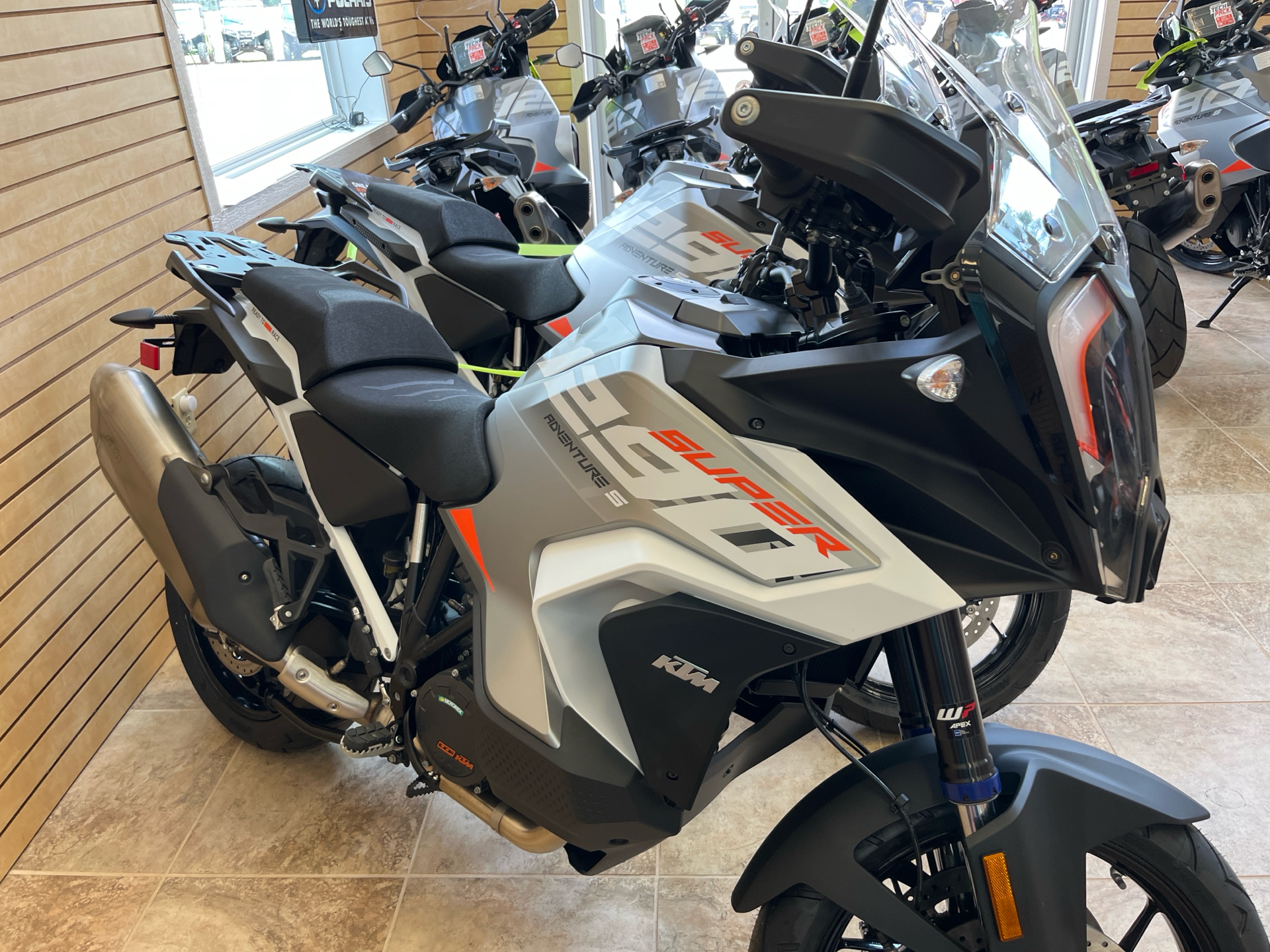 2024 KTM 1290 Super Adventure S 1