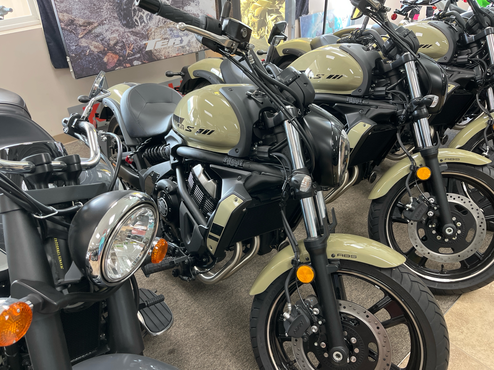 New 2024 Kawasaki Vulcan S ABS Pearl Sand Khaki / Ebony