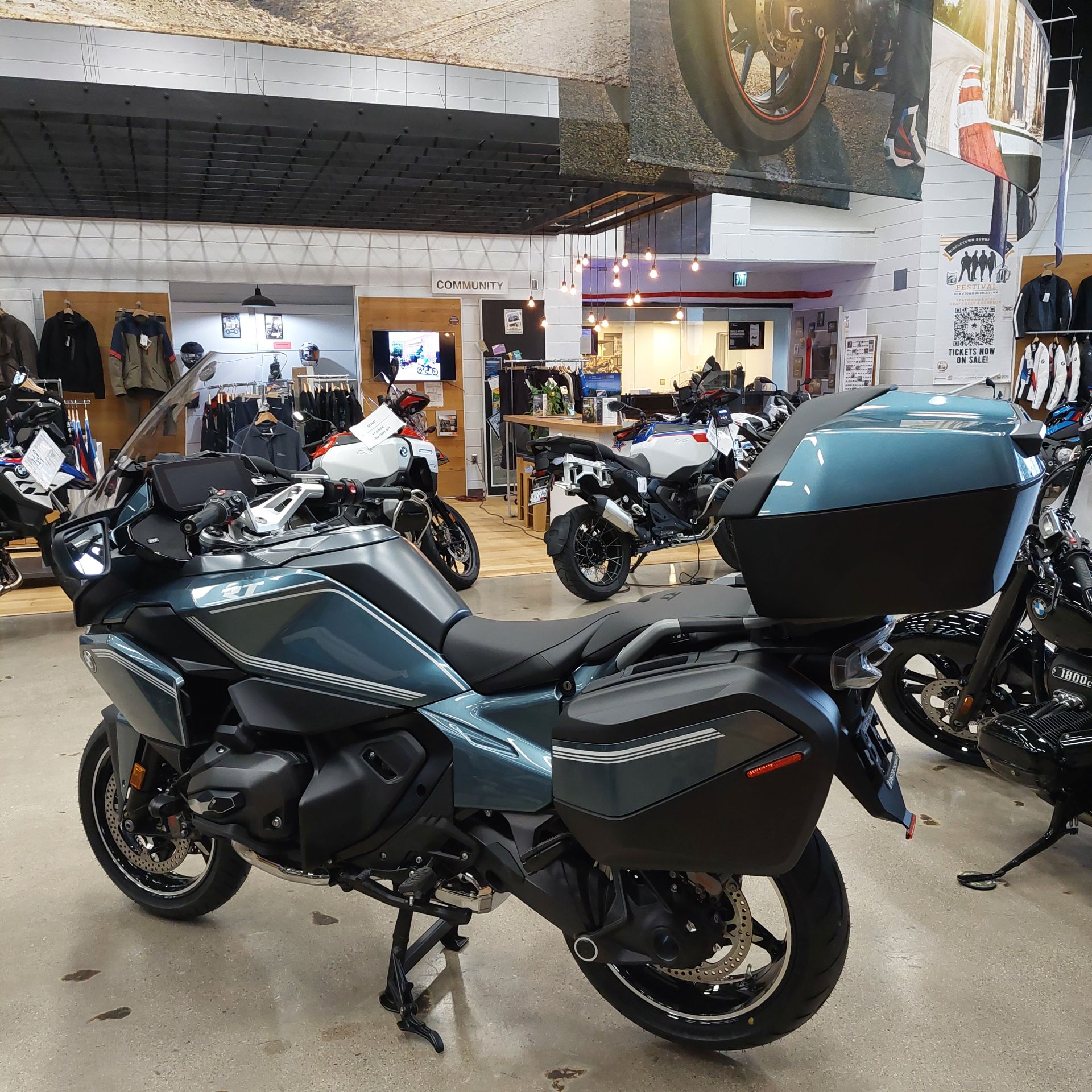 New 2026 BMW R 1300 RT Option 719 Package - Blue Ridge Mountain