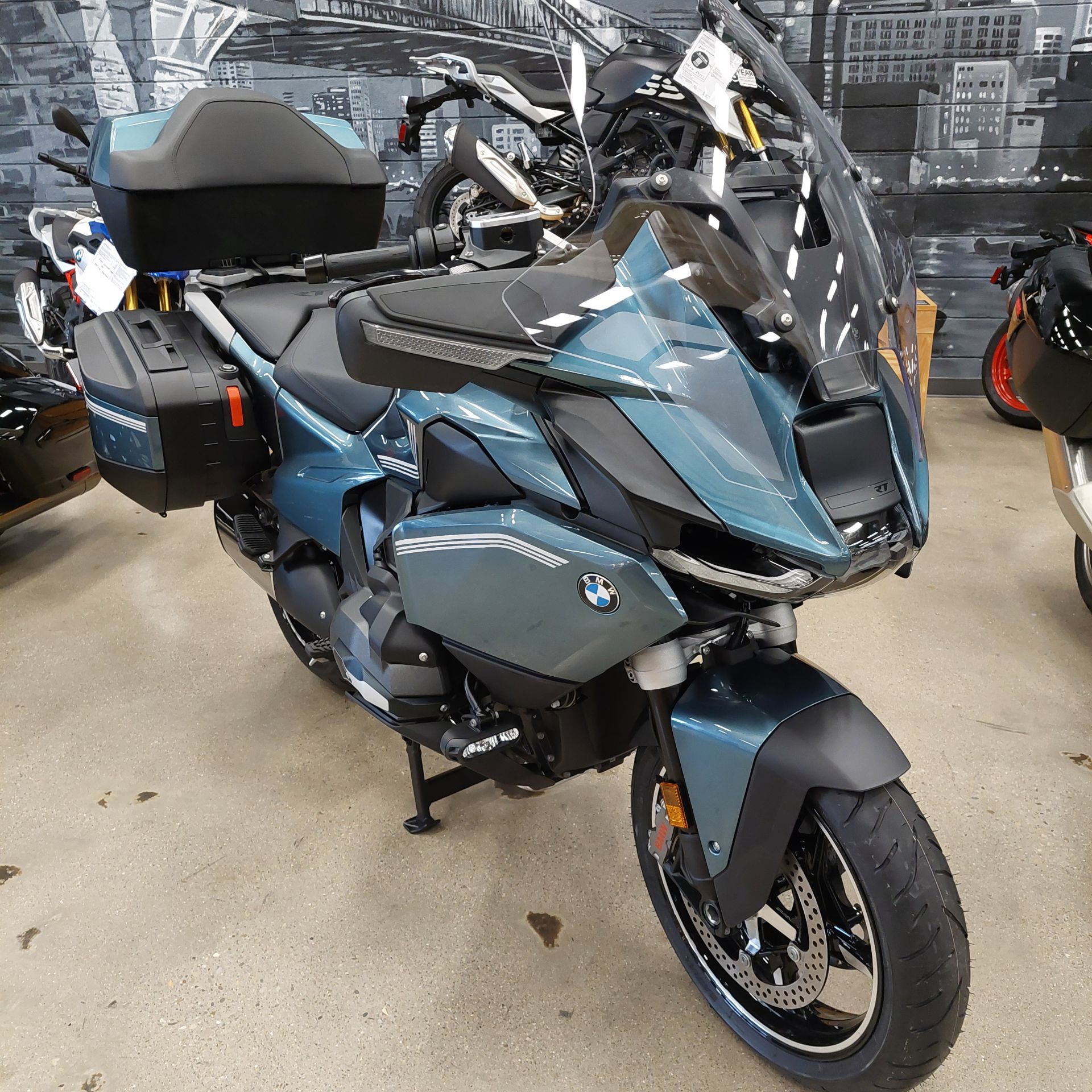 New 2026 BMW R 1300 RT Option 719 Package - Blue Ridge Mountain