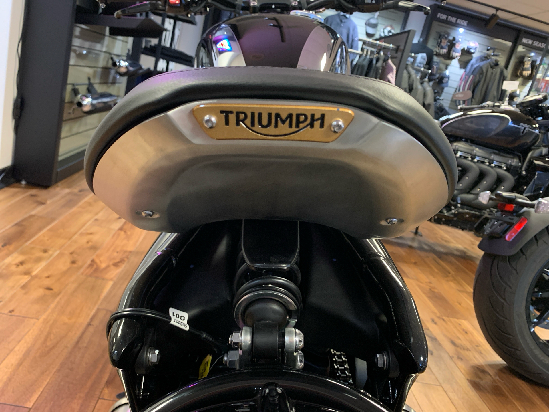 2023 Triumph Bonneville Bobber Chrome Edition in Columbus, Ohio - Photo 4