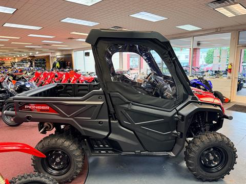 2025 Honda Pioneer 1000 — photo 1 of 12