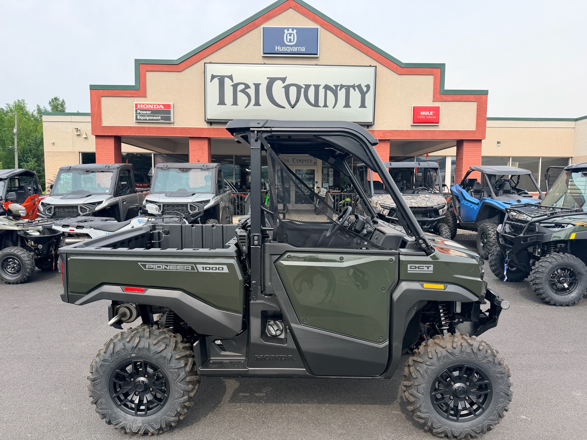 2026 Honda Pioneer 1000 Deluxe 1