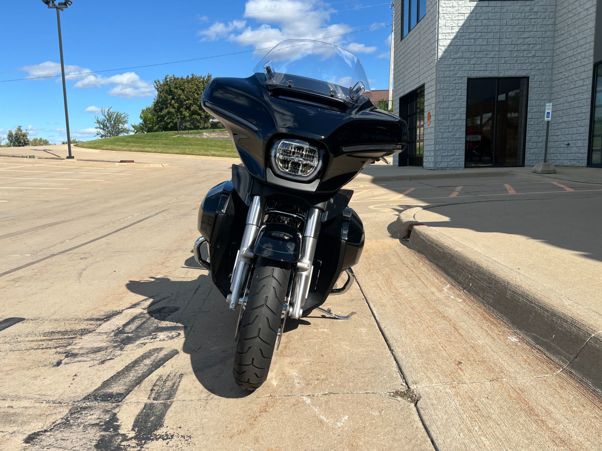 2025 Harley-Davidson Street Glide® Ultra in Dubuque, Iowa - Photo 7