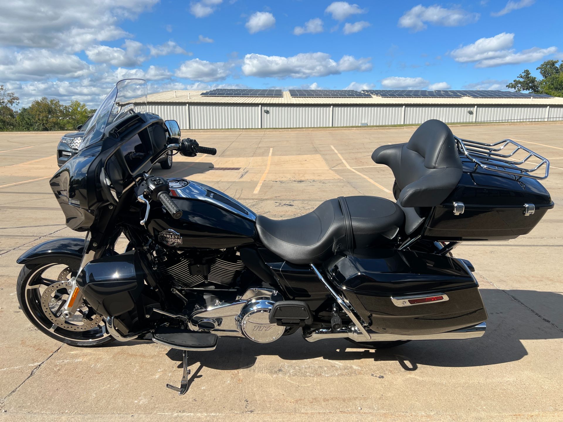2025 Harley-Davidson Street Glide® Ultra in Dubuque, Iowa - Photo 5