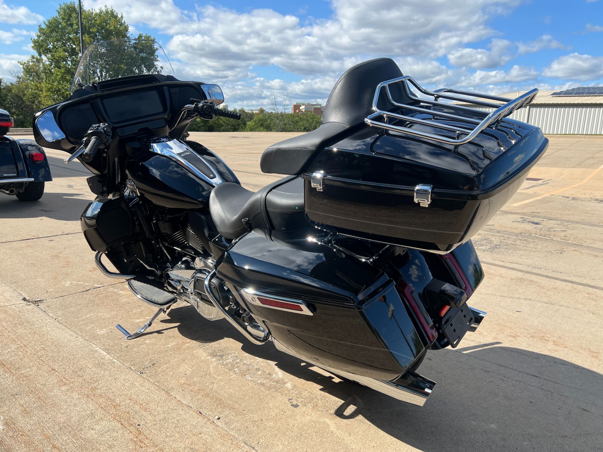 2025 Harley-Davidson Street Glide® Ultra in Dubuque, Iowa - Photo 4