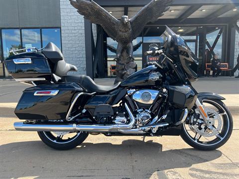 2025 Harley-Davidson Street Glide® Ultra in Dubuque, Iowa - Photo 1