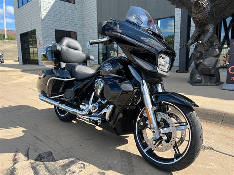 2025 Harley-Davidson Street Glide® Ultra in Dubuque, Iowa - Photo 8
