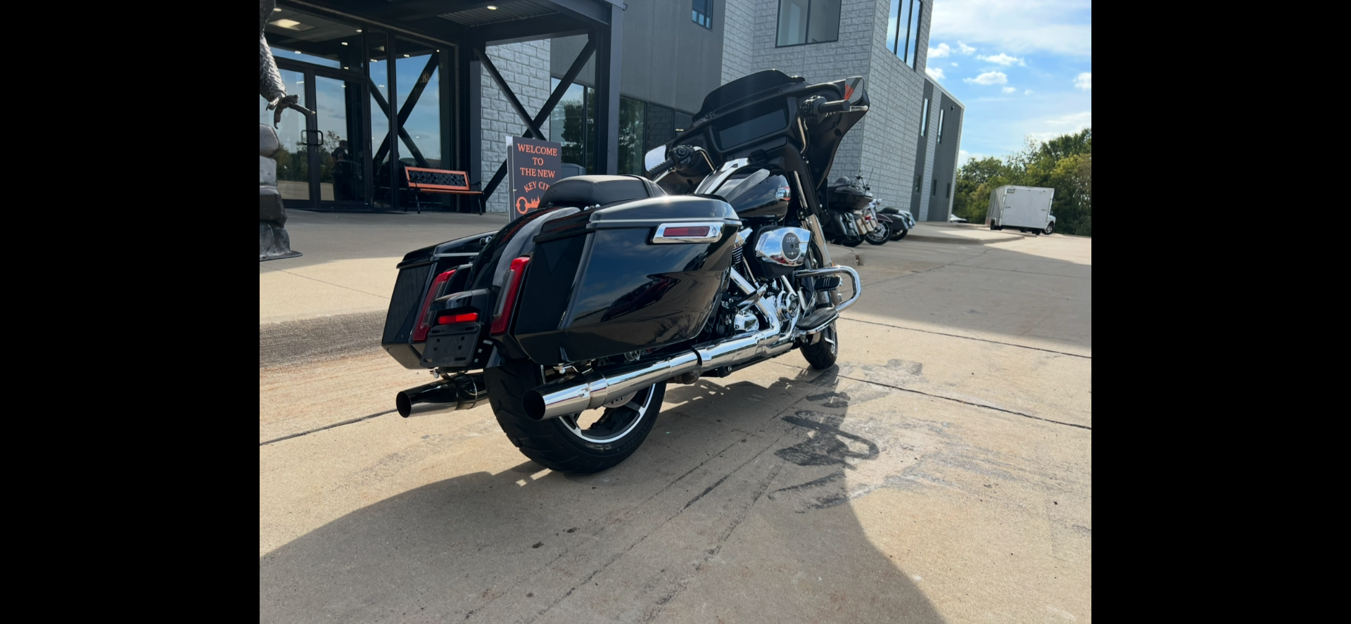 2025 Harley-Davidson Street Glide® in Dubuque, Iowa - Photo 2