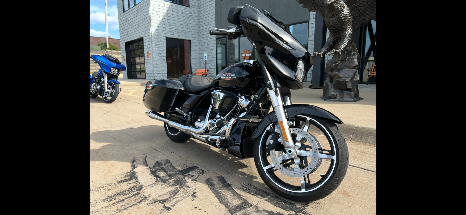 2025 Harley-Davidson Street Glide® in Dubuque, Iowa - Photo 8