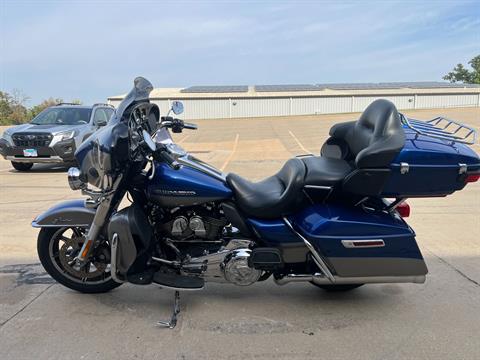 2017 Harley-Davidson Ultra Limited in Dubuque, Iowa - Photo 7