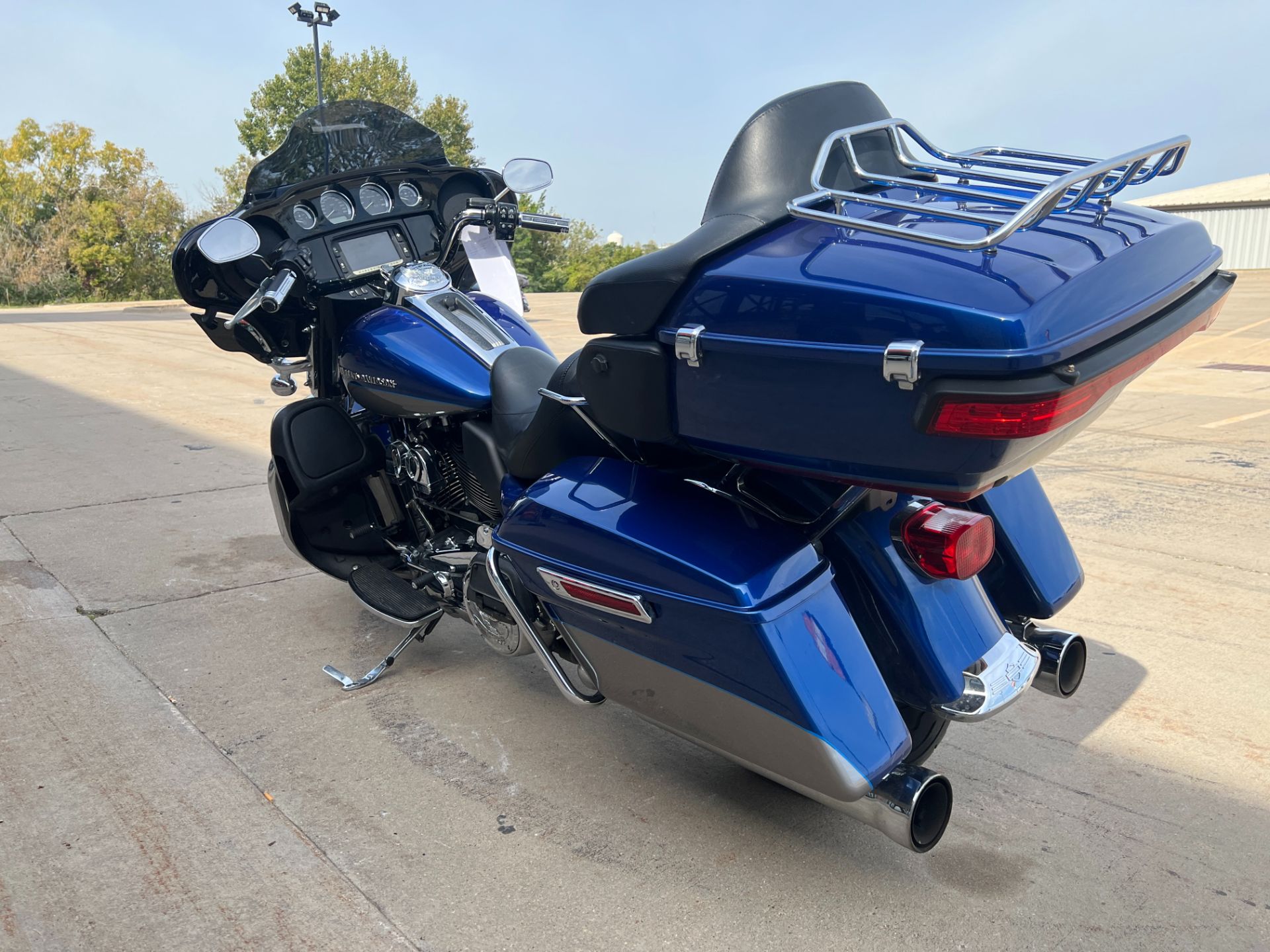 2017 Harley-Davidson Ultra Limited in Dubuque, Iowa - Photo 5